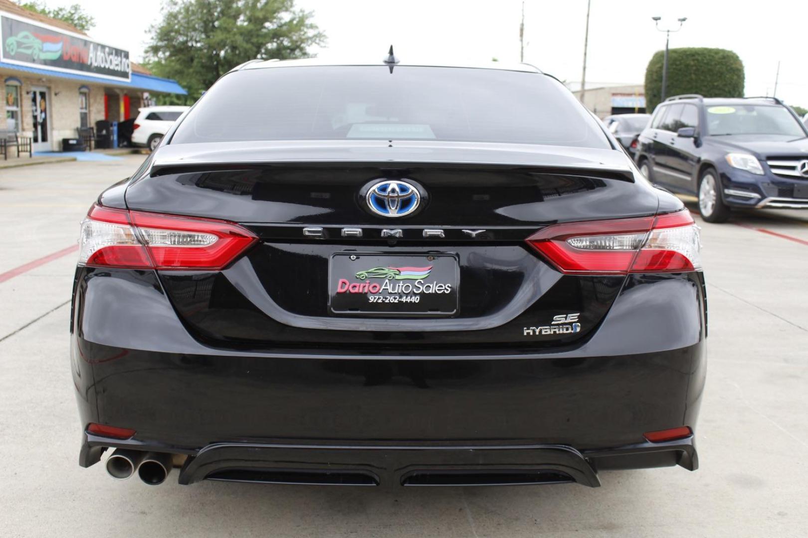 2021 Black Toyota Camry SE Hybrid (4T1G31AK9MU) with an 2.5L I-4 port/direct injection engine, located at 2401 E Main St., Grand Prairie, TX, 75050, (972) 262-4440, 32.748981, -96.969643 - Photo#5