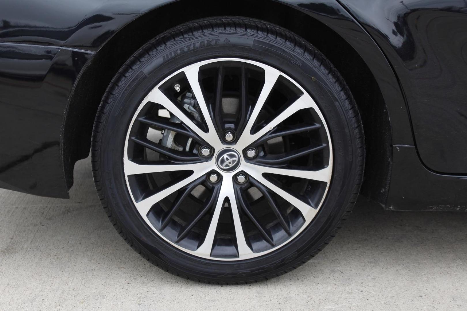 2021 Black Toyota Camry SE Hybrid (4T1G31AK9MU) with an 2.5L I-4 port/direct injection engine, located at 2401 E Main St., Grand Prairie, TX, 75050, (972) 262-4440, 32.748981, -96.969643 - Photo#10