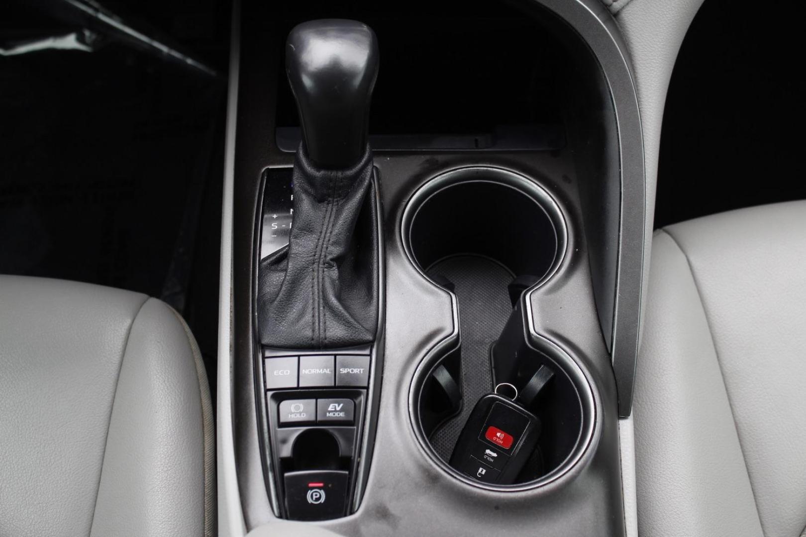 2021 Black Toyota Camry SE Hybrid (4T1G31AK9MU) with an 2.5L I-4 port/direct injection engine, located at 2401 E Main St., Grand Prairie, TX, 75050, (972) 262-4440, 32.748981, -96.969643 - Photo#18