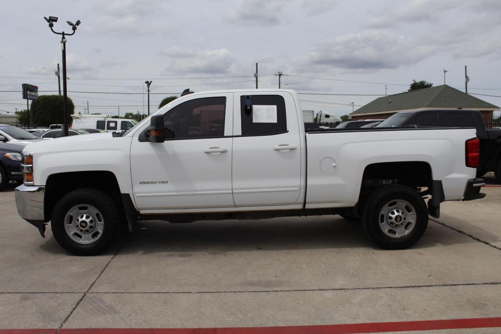 2018 White Chevrolet Silverado 2500HD LT (1GC2KVEG4JZ) , located at 2401 E Main St., Grand Prairie, TX, 75050, (972) 262-4440, 32.748981, -96.969643 - Photo#2