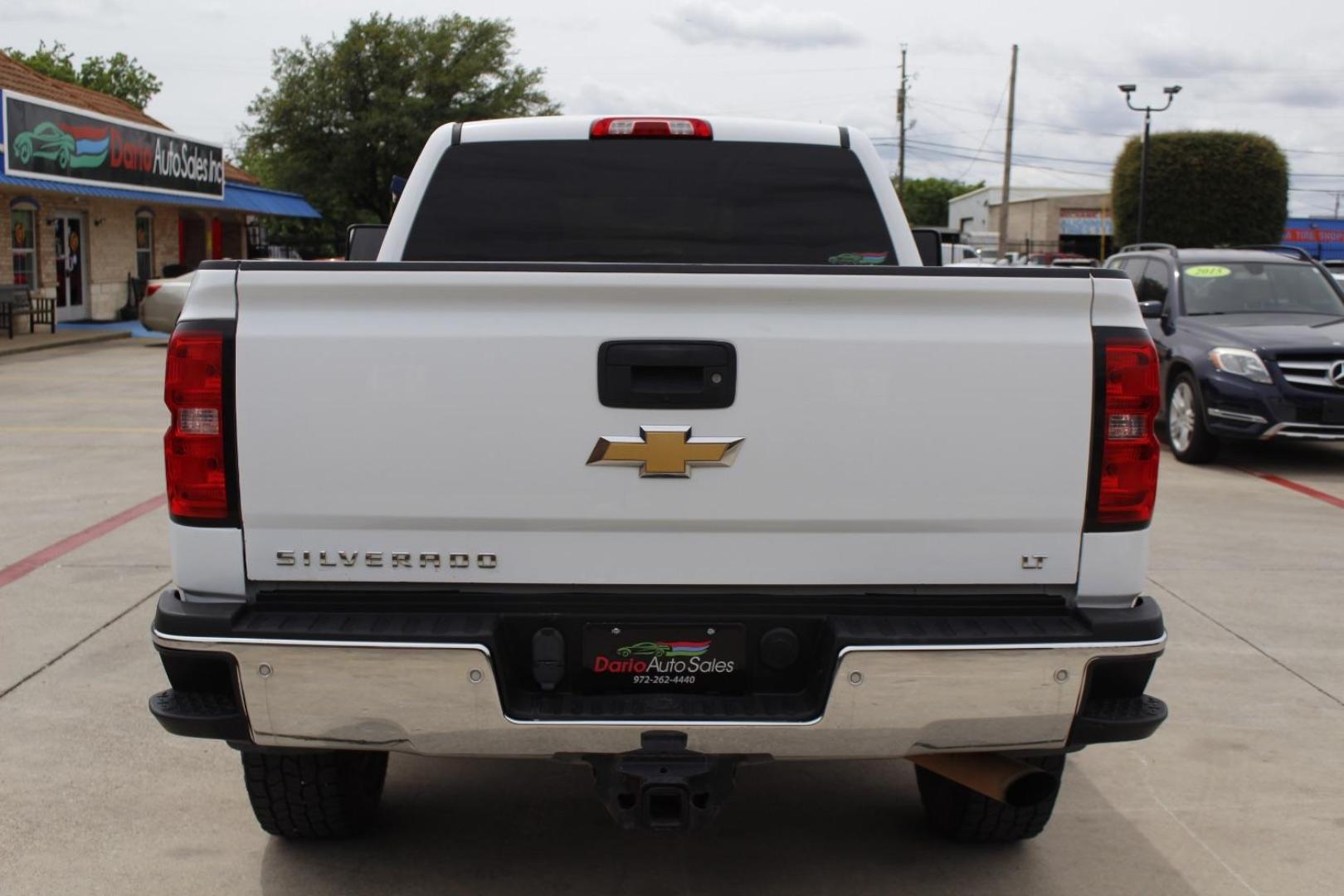 2018 White Chevrolet Silverado 2500HD LT (1GC2KVEG4JZ) , located at 2401 E Main St., Grand Prairie, TX, 75050, (972) 262-4440, 32.748981, -96.969643 - Photo#5