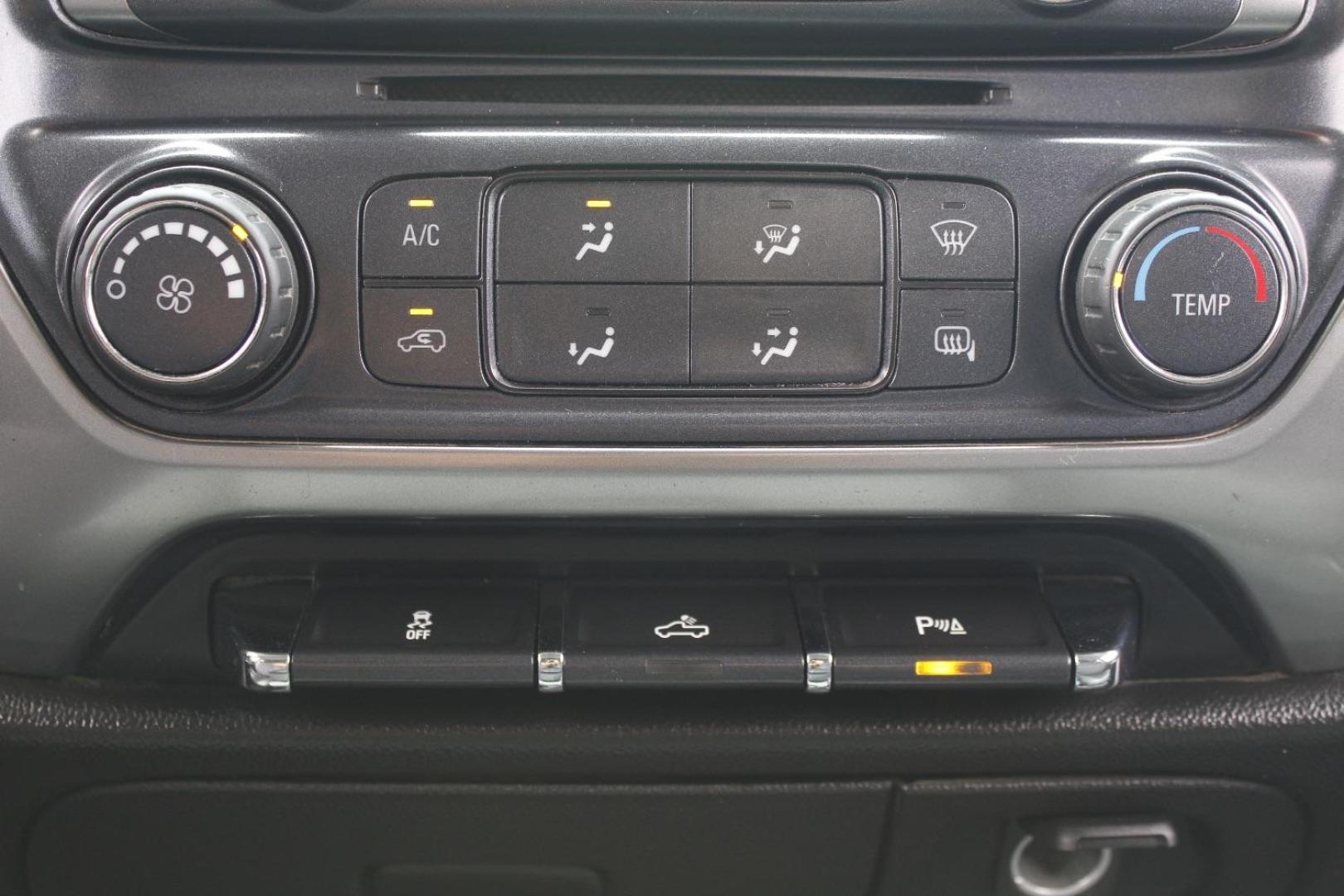 2018 White Chevrolet Silverado 2500HD LT (1GC2KVEG4JZ) , located at 2401 E Main St., Grand Prairie, TX, 75050, (972) 262-4440, 32.748981, -96.969643 - Photo#16