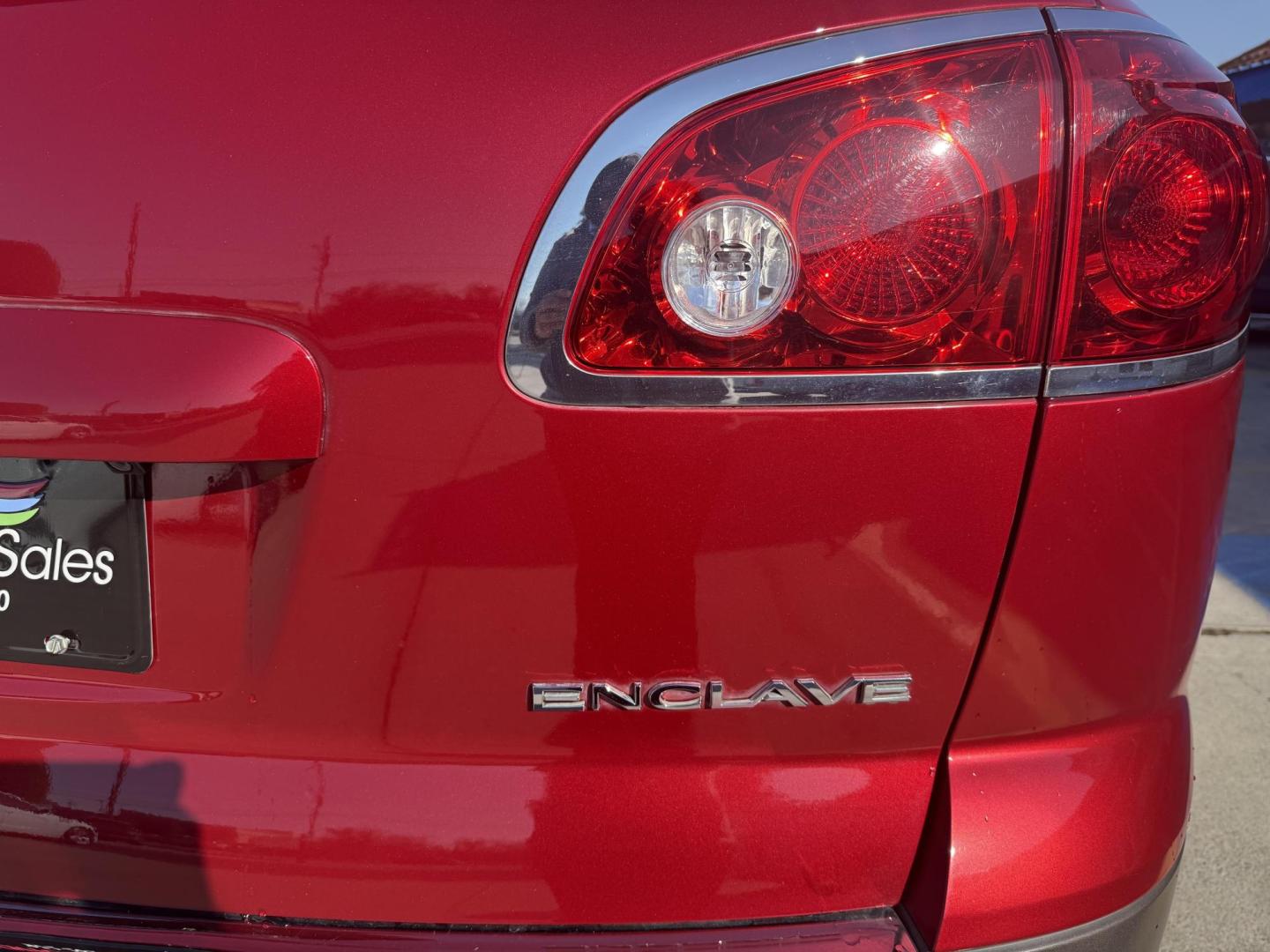 2012 Red Buick Enclave (5GAKRCED7CJ) with an 3.6L V-6 gasoline direct injection engine, located at 2401 E Main St., Grand Prairie, TX, 75050, (972) 262-4440, 32.748981, -96.969643 - Photo#4