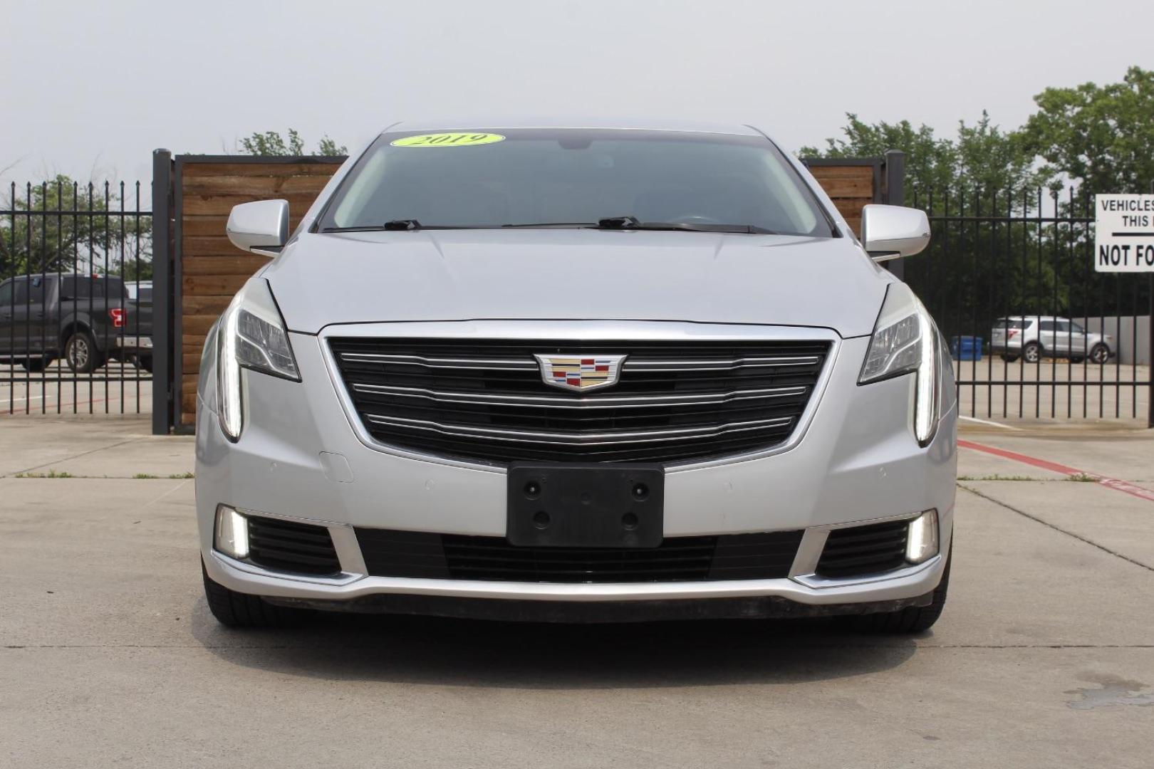 2019 Silver Cadillac XTS Luxury (2G61M5S38K9) with an 3.6L V-6 gasoline direct injection engine, located at 2401 E Main St., Grand Prairie, TX, 75050, (972) 262-4440, 32.748981, -96.969643 - Photo#0