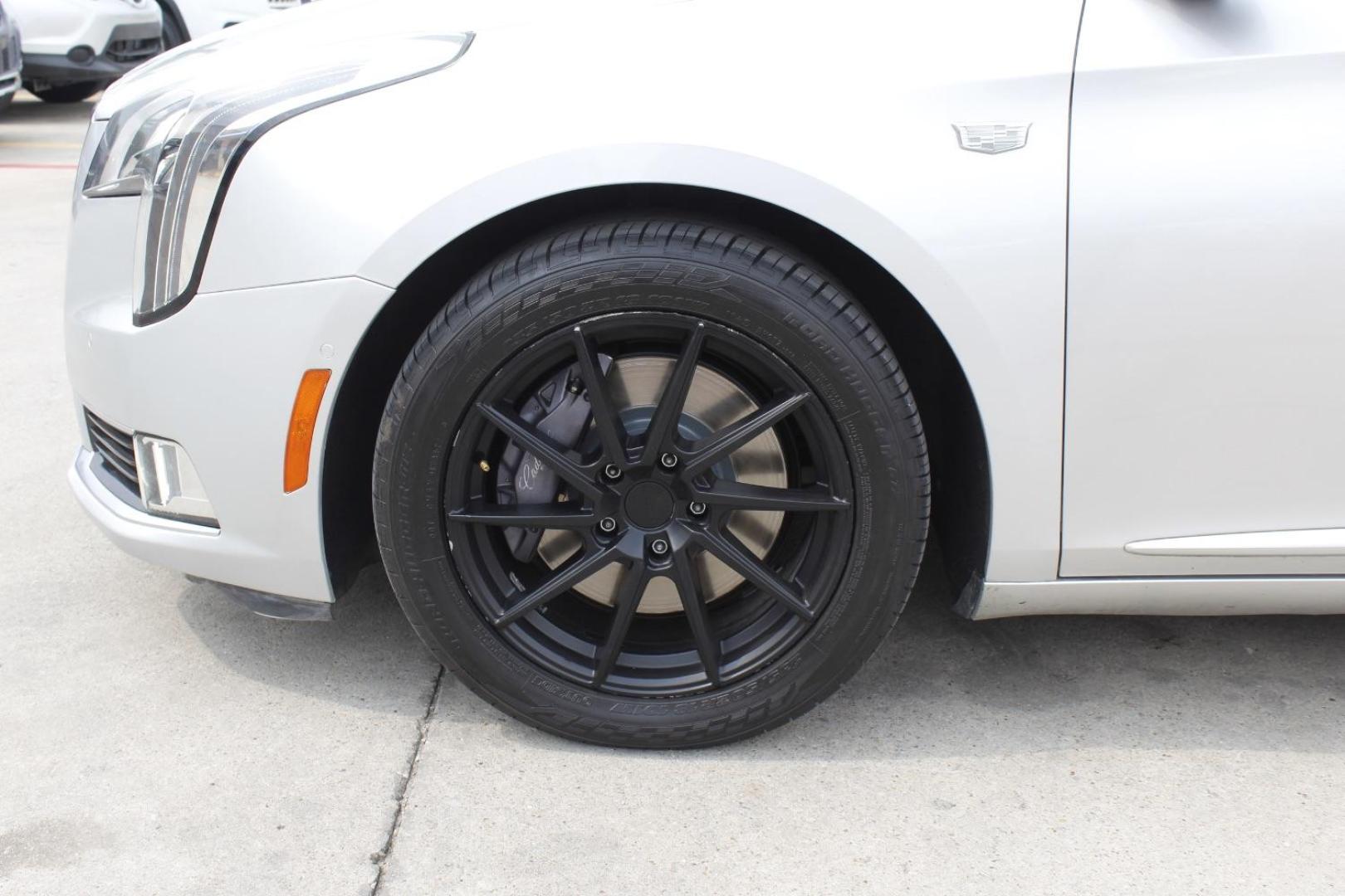 2019 Silver Cadillac XTS Luxury (2G61M5S38K9) with an 3.6L V-6 gasoline direct injection engine, located at 2401 E Main St., Grand Prairie, TX, 75050, (972) 262-4440, 32.748981, -96.969643 - Photo#3
