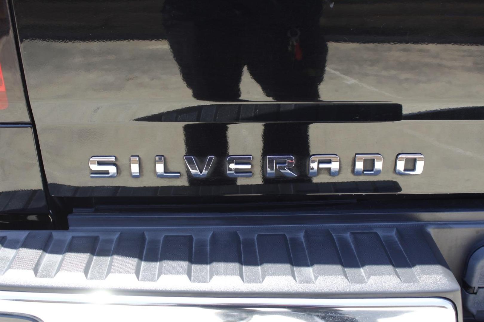 2015 Black Chevrolet Silverado 1500 1LZ (3GCPCSEC0FG) with an 5.3L engine, located at 2401 E Main St., Grand Prairie, TX, 75050, (972) 262-4440, 32.748981, -96.969643 - Photo#6