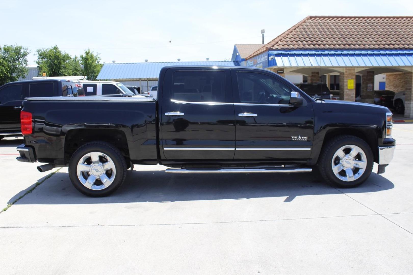 2015 Black Chevrolet Silverado 1500 1LZ (3GCPCSEC0FG) with an 5.3L engine, located at 2401 E Main St., Grand Prairie, TX, 75050, (972) 262-4440, 32.748981, -96.969643 - Photo#9
