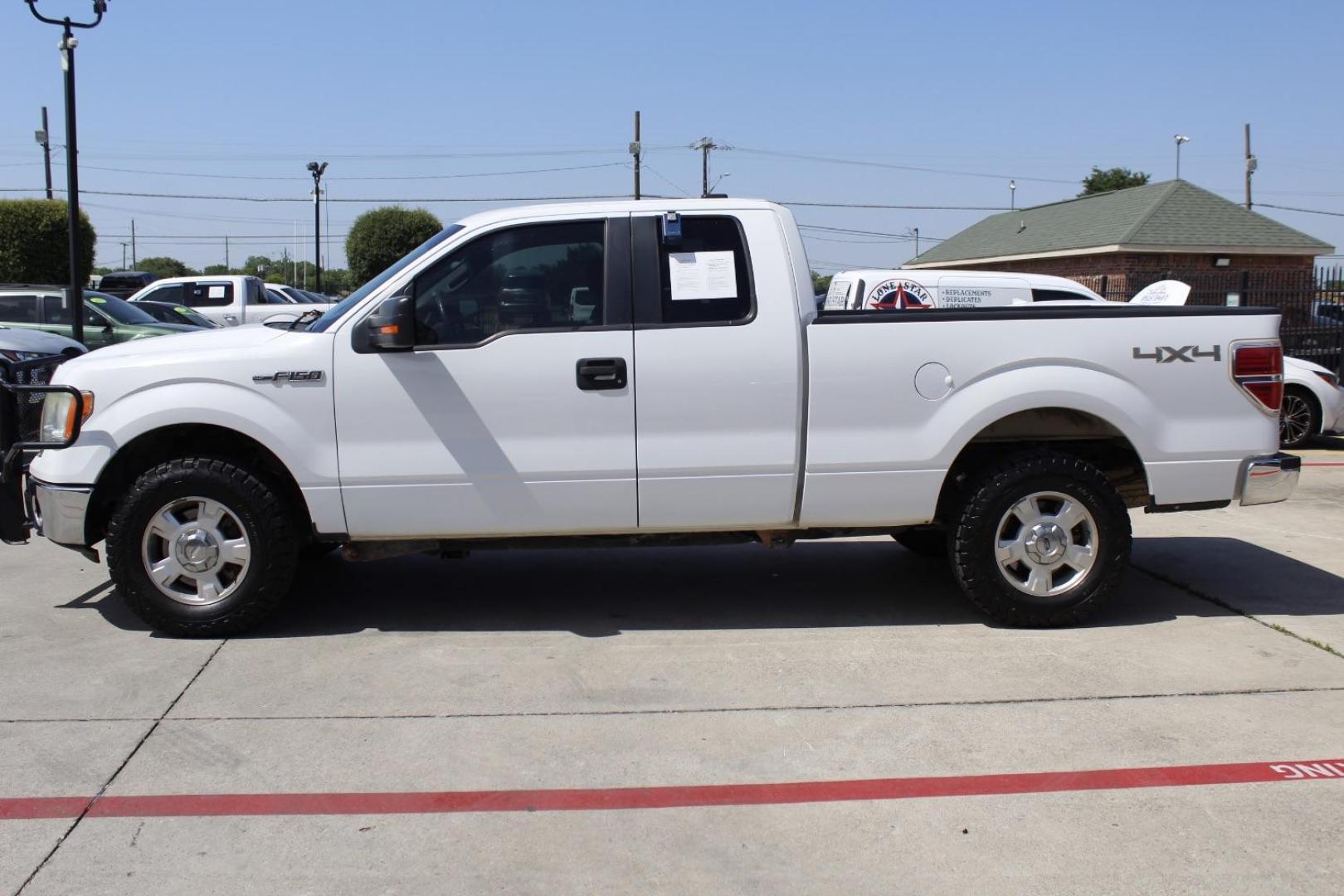 2012 White Ford F-150 XLT (1FTFX1EF0CF) with an 5.0L engine, located at 2401 E Main St., Grand Prairie, TX, 75050, (972) 262-4440, 32.748981, -96.969643 - Photo#2