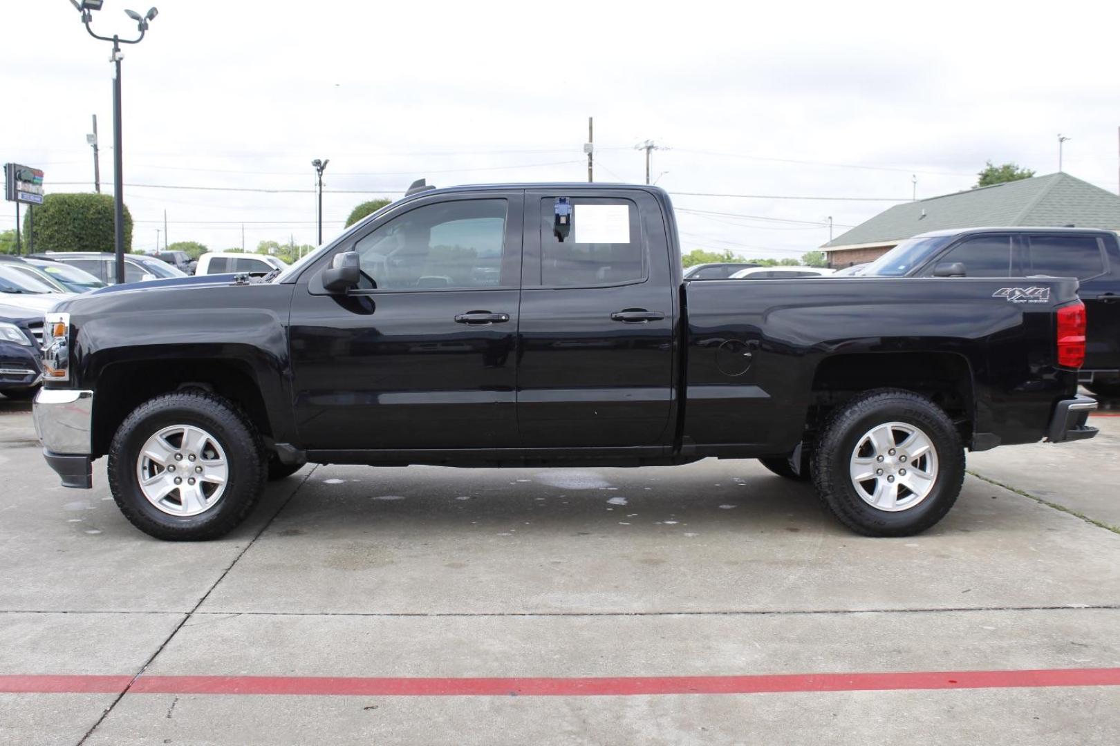 2016 Black Chevrolet Silverado 1500 1LT (1GCVKREH9GZ) with an EcoTec3 4.3L V-6 gasoline direct injection engine, located at 2401 E Main St., Grand Prairie, TX, 75050, (972) 262-4440, 32.748981, -96.969643 - Photo#2