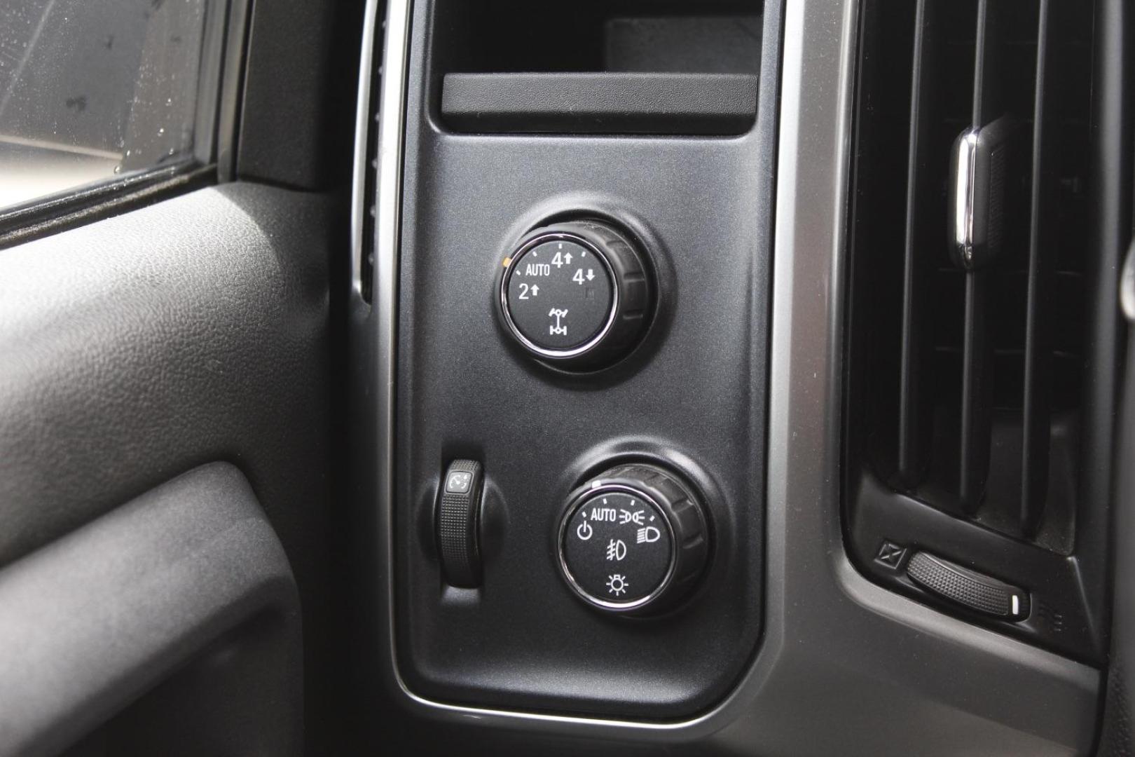2016 Black Chevrolet Silverado 1500 1LT (1GCVKREH9GZ) with an EcoTec3 4.3L V-6 gasoline direct injection engine, located at 2401 E Main St., Grand Prairie, TX, 75050, (972) 262-4440, 32.748981, -96.969643 - Photo#18