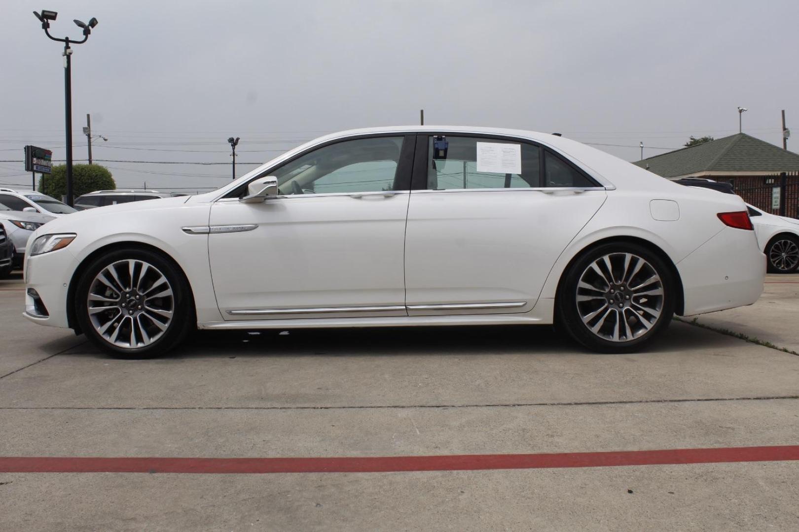2018 White Lincoln Continental Reserve (1LN6L9RP3J5) with an EcoBoost 2.7L V-6 gasoline direct injection engine, located at 2401 E Main St., Grand Prairie, TX, 75050, (972) 262-4440, 32.748981, -96.969643 - Photo#3