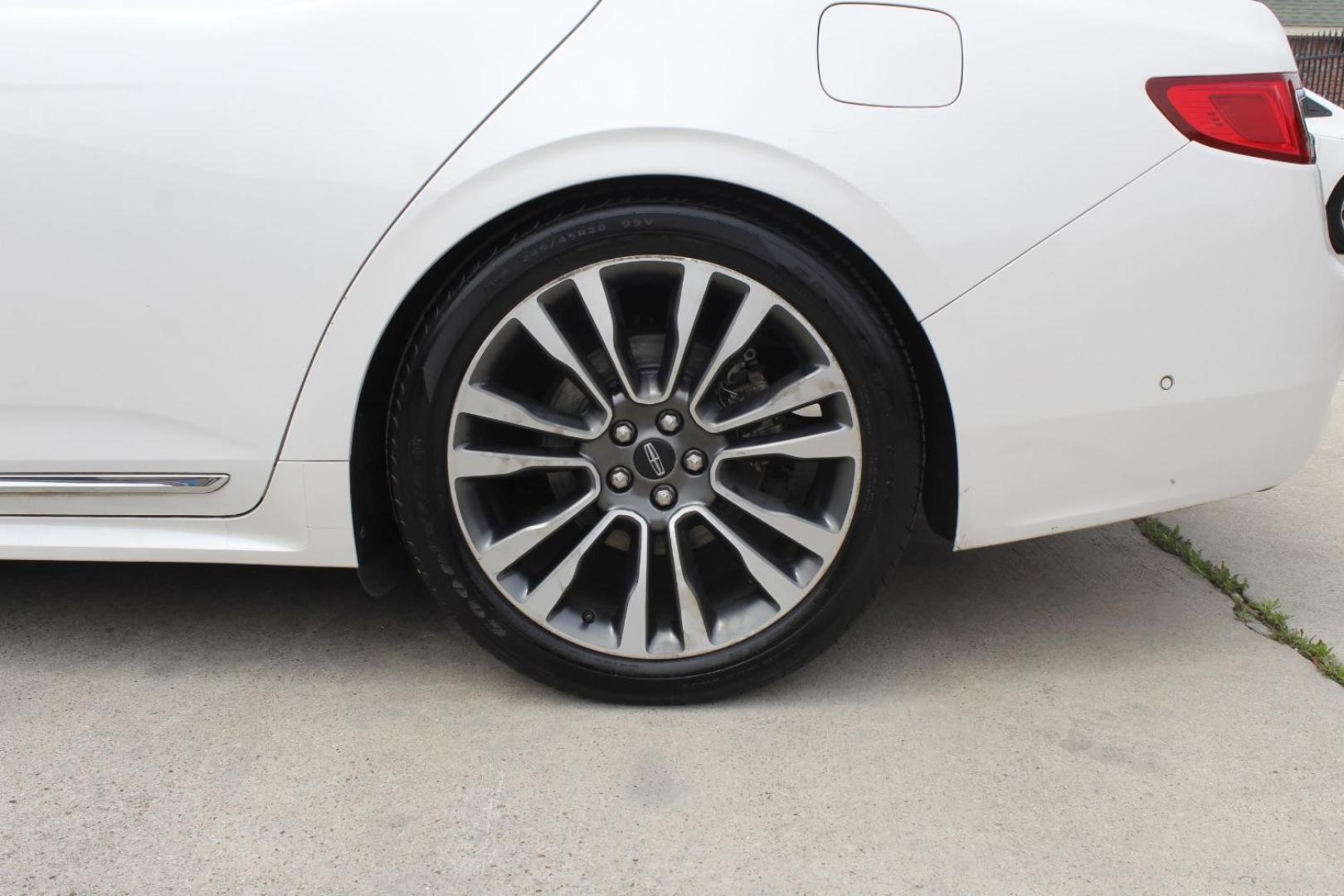 2018 White Lincoln Continental Reserve (1LN6L9RP3J5) with an EcoBoost 2.7L V-6 gasoline direct injection engine, located at 2401 E Main St., Grand Prairie, TX, 75050, (972) 262-4440, 32.748981, -96.969643 - Photo#6