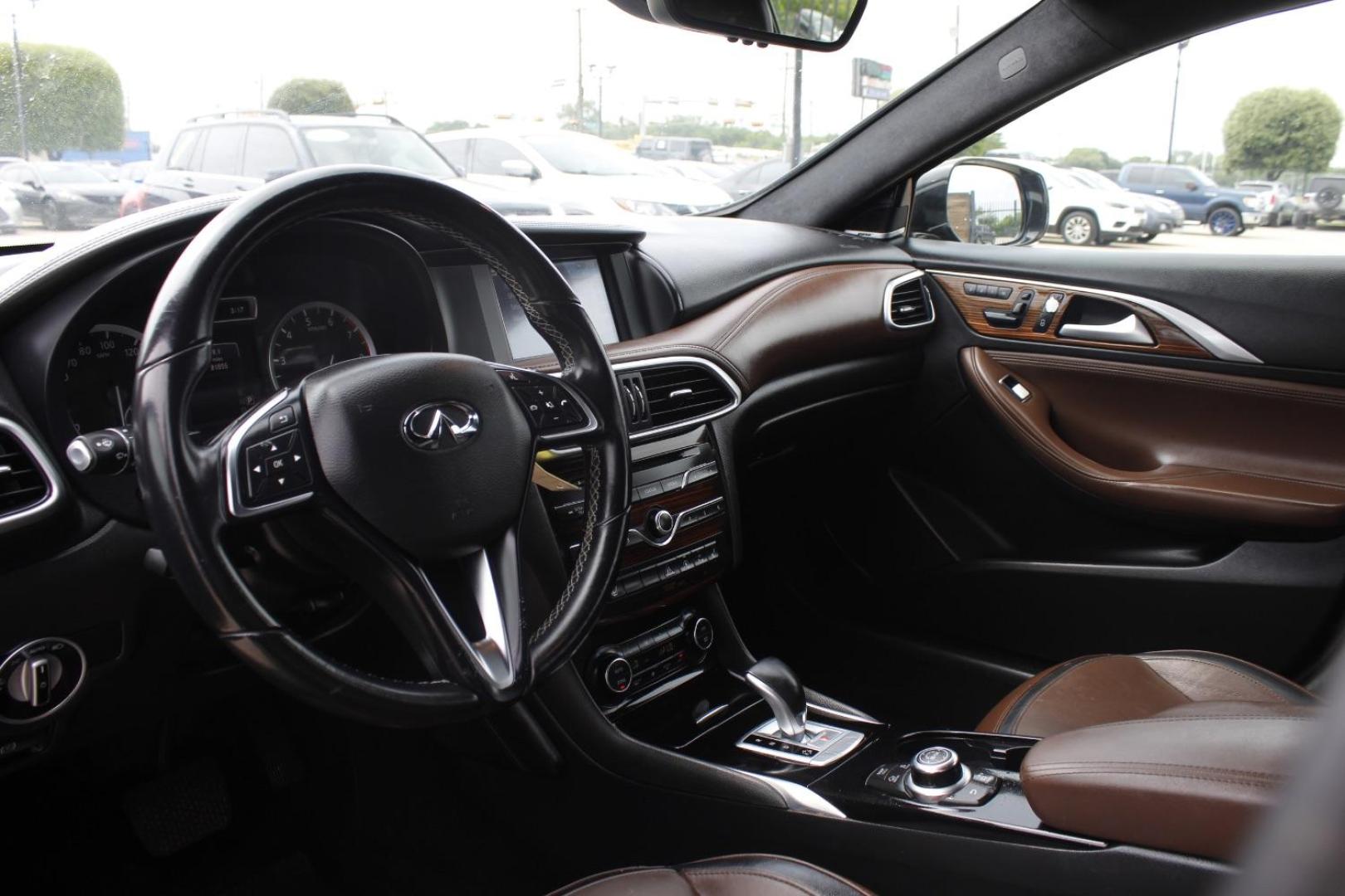 2017 Black INFINITI QX30 Premium (SJKCH5CR7HA) with an 2L I-4 gasoline direct injection engine, located at 2401 E Main St., Grand Prairie, TX, 75050, (972) 262-4440, 32.748981, -96.969643 - Photo#12