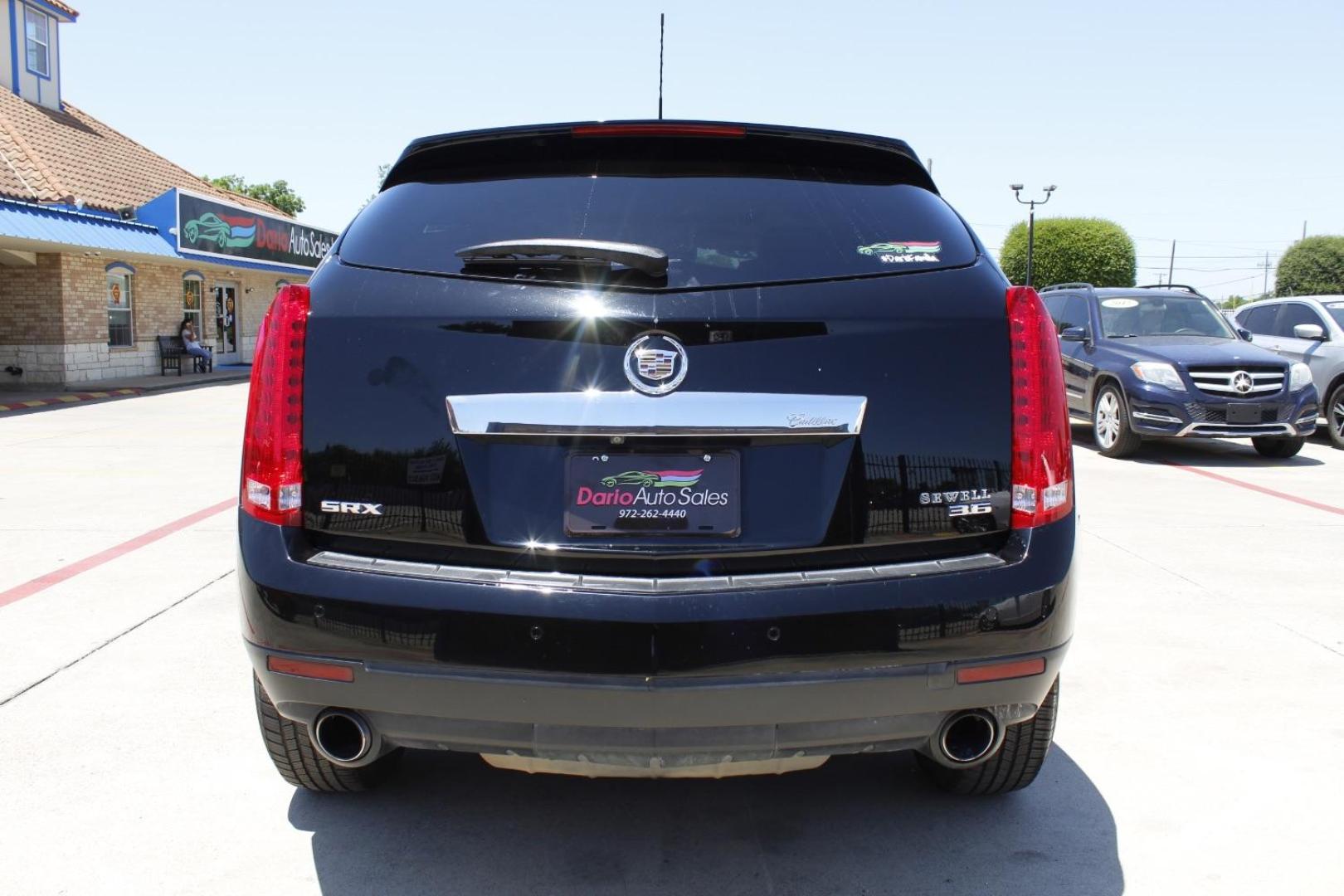 2015 Black Cadillac SRX Luxury Collection (3GYFNBE39FS) with an 3.6L V-6 gasoline direct injection engine, located at 2401 E Main St., Grand Prairie, TX, 75050, (972) 262-4440, 32.748981, -96.969643 - Photo#5