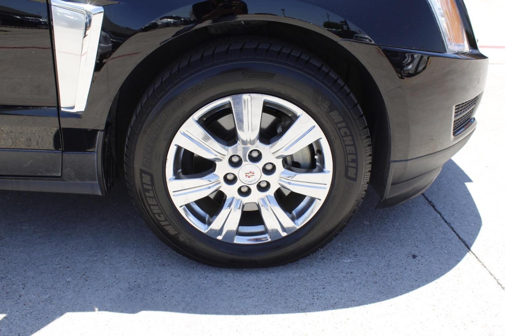 2015 Black Cadillac SRX Luxury Collection (3GYFNBE39FS) with an 3.6L V-6 gasoline direct injection engine, located at 2401 E Main St., Grand Prairie, TX, 75050, (972) 262-4440, 32.748981, -96.969643 - Photo#9