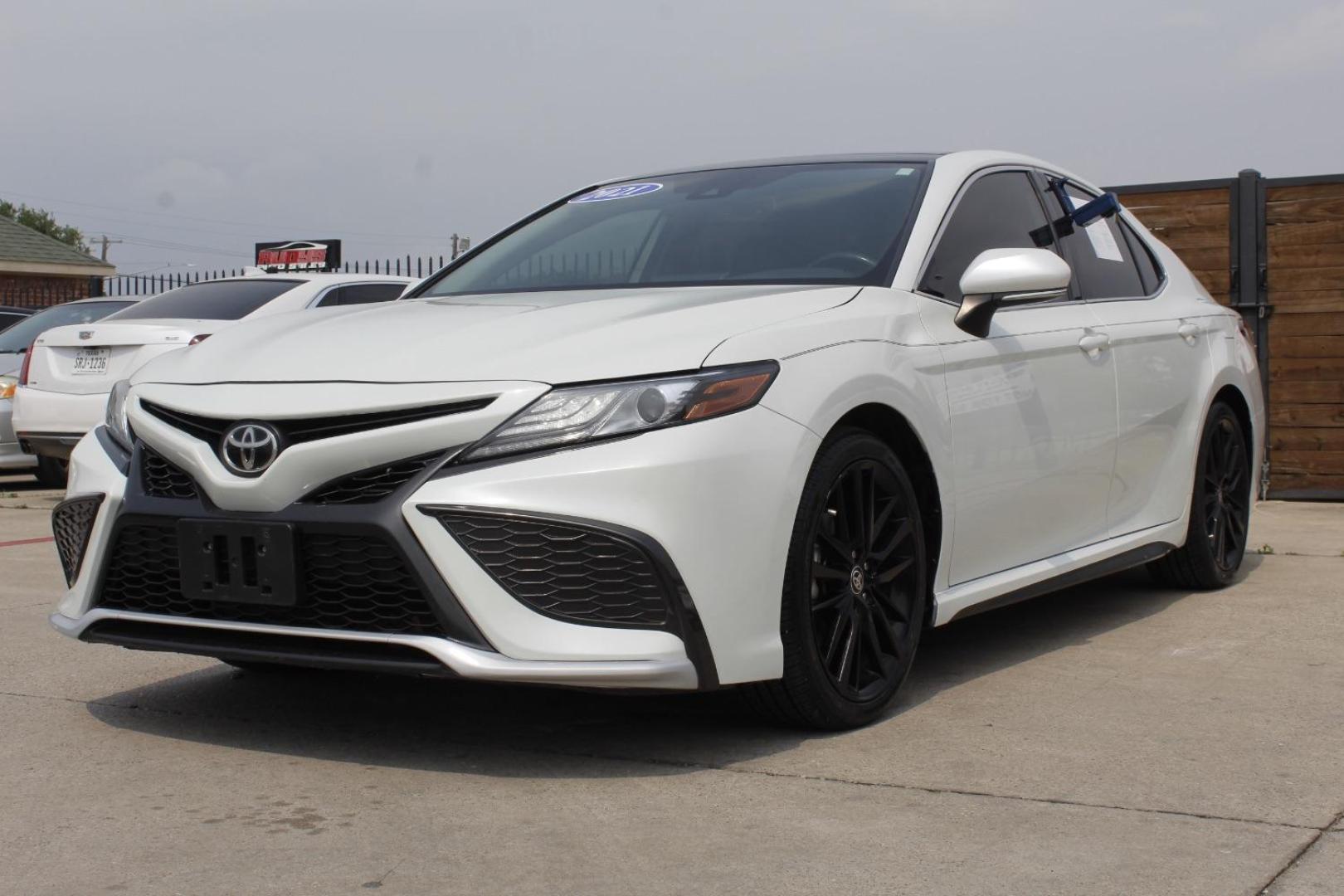 2021 White Toyota Camry XSE (4T1K61AK5MU) with an Dynamic Force 2.5L I-4 port/direct injection engine, located at 2401 E Main St., Grand Prairie, TX, 75050, (972) 262-4440, 32.748981, -96.969643 - Photo#1