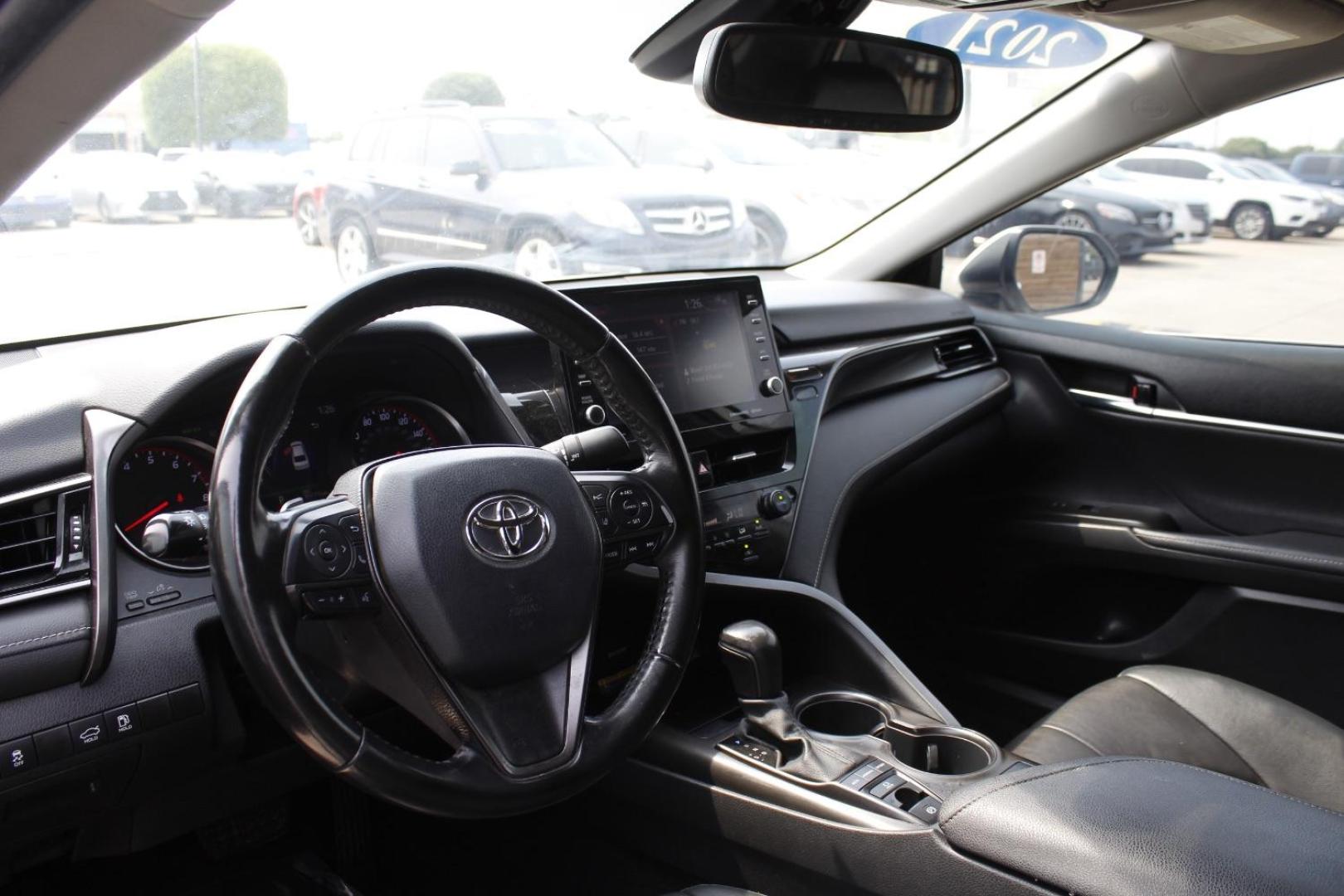 2021 White Toyota Camry XSE (4T1K61AK5MU) with an Dynamic Force 2.5L I-4 port/direct injection engine, located at 2401 E Main St., Grand Prairie, TX, 75050, (972) 262-4440, 32.748981, -96.969643 - Photo#11