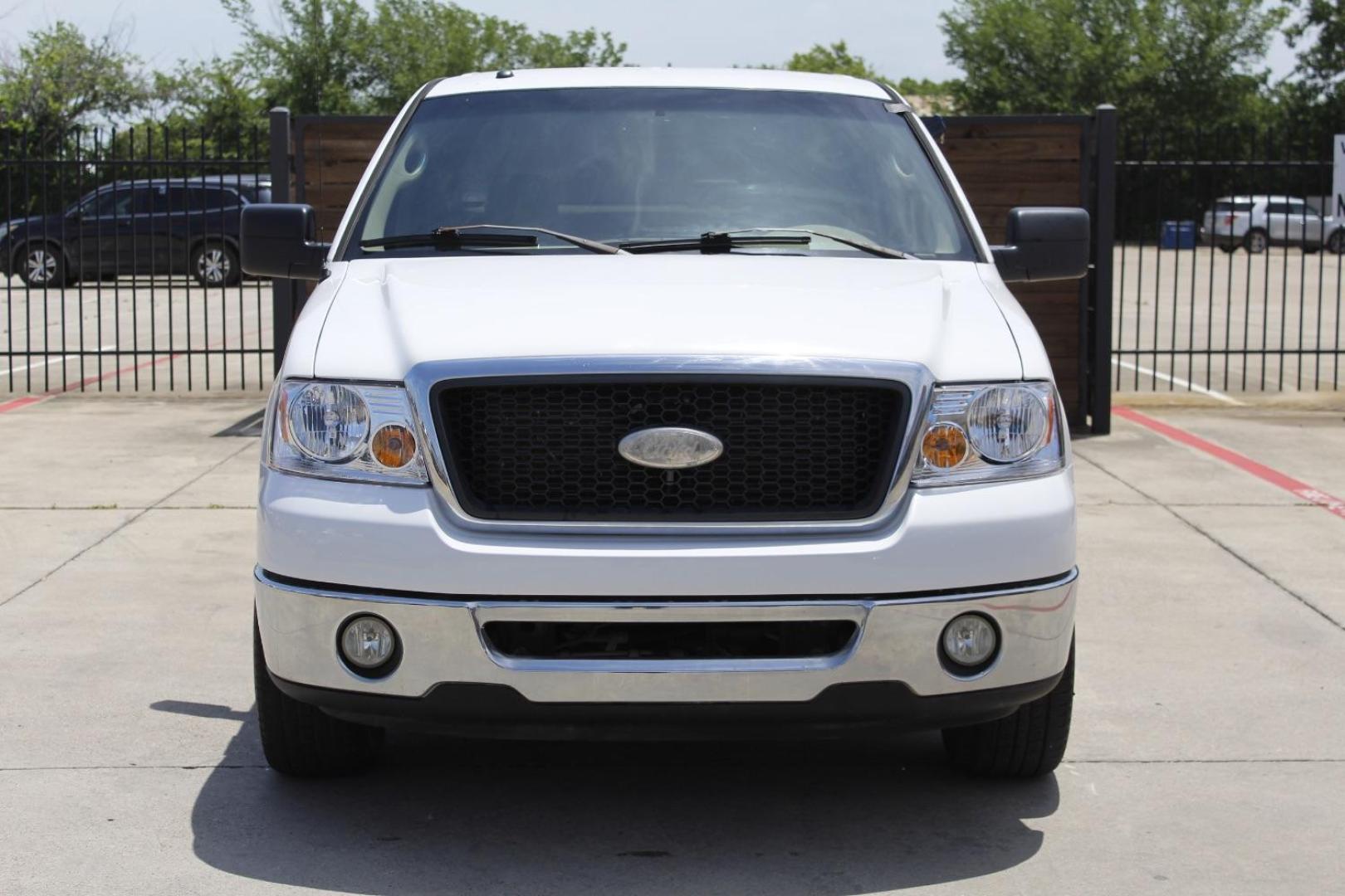 2006 White Ford F-150 XLT | LARIAT (1FTPW12V86K) with an Triton 4.6L V-8 regular unleaded engine, located at 2401 E Main St., Grand Prairie, TX, 75050, (972) 262-4440, 32.748981, -96.969643 - Photo#0