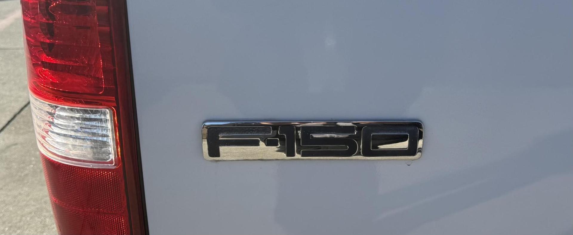 2006 White Ford F-150 (1FTPW12V86K) with an Triton 4.6L V-8 regular unleaded engine, located at 2401 E Main St., Grand Prairie, TX, 75050, (972) 262-4440, 32.748981, -96.969643 - Photo#7