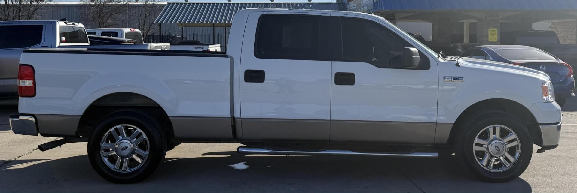 2006 White Ford F-150 (1FTPW12V86K) with an Triton 4.6L V-8 regular unleaded engine, located at 2401 E Main St., Grand Prairie, TX, 75050, (972) 262-4440, 32.748981, -96.969643 - Photo#11