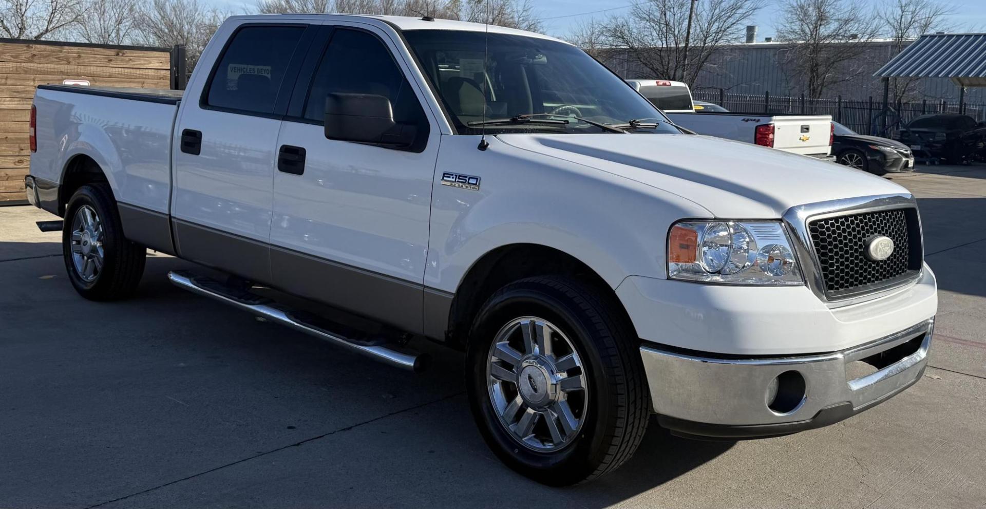 2006 White Ford F-150 (1FTPW12V86K) with an Triton 4.6L V-8 regular unleaded engine, located at 2401 E Main St., Grand Prairie, TX, 75050, (972) 262-4440, 32.748981, -96.969643 - Photo#12