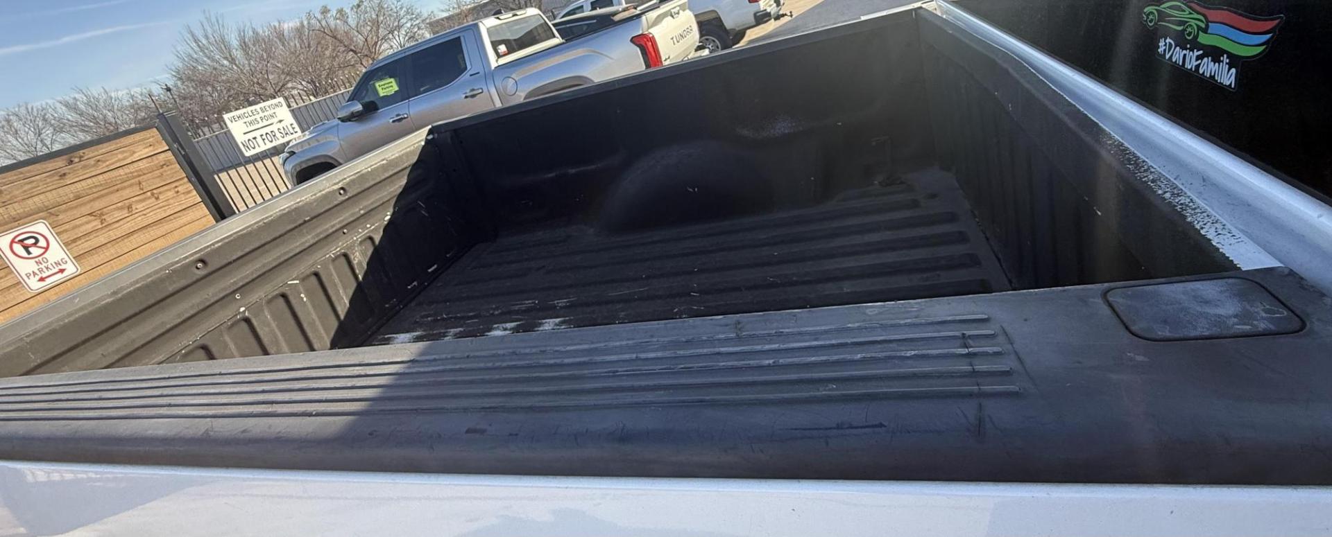 2006 White Ford F-150 (1FTPW12V86K) with an Triton 4.6L V-8 regular unleaded engine, located at 2401 E Main St., Grand Prairie, TX, 75050, (972) 262-4440, 32.748981, -96.969643 - Photo#23