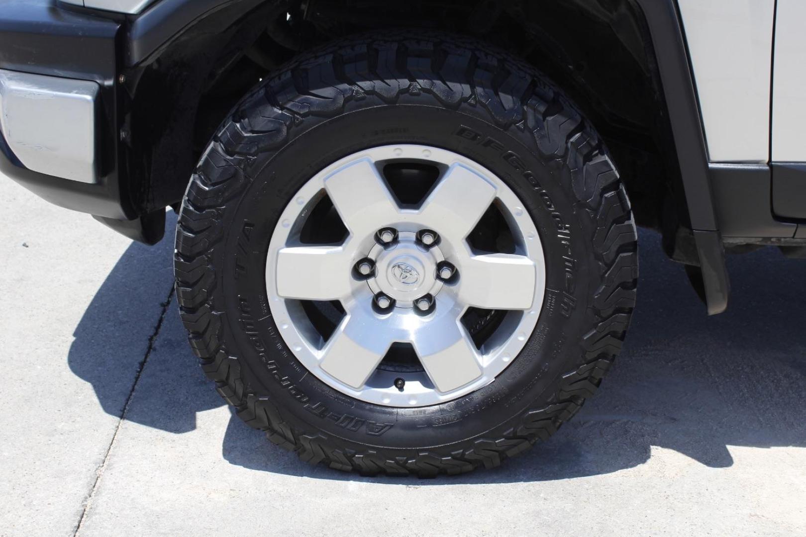 2007 Silver Toyota FJ Cruiser 4WD (JTEBU11F070) , located at 2401 E Main St., Grand Prairie, TX, 75050, (972) 262-4440, 32.748981, -96.969643 - Photo#3