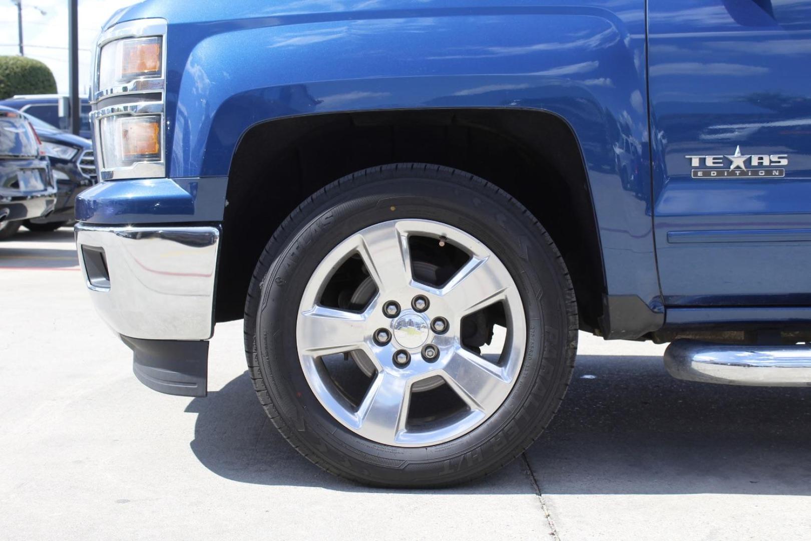 2015 Blue Chevrolet Silverado 1500 1LT (1GCRCREH4FZ) , located at 2401 E Main St., Grand Prairie, TX, 75050, (972) 262-4440, 32.748981, -96.969643 - Photo#3