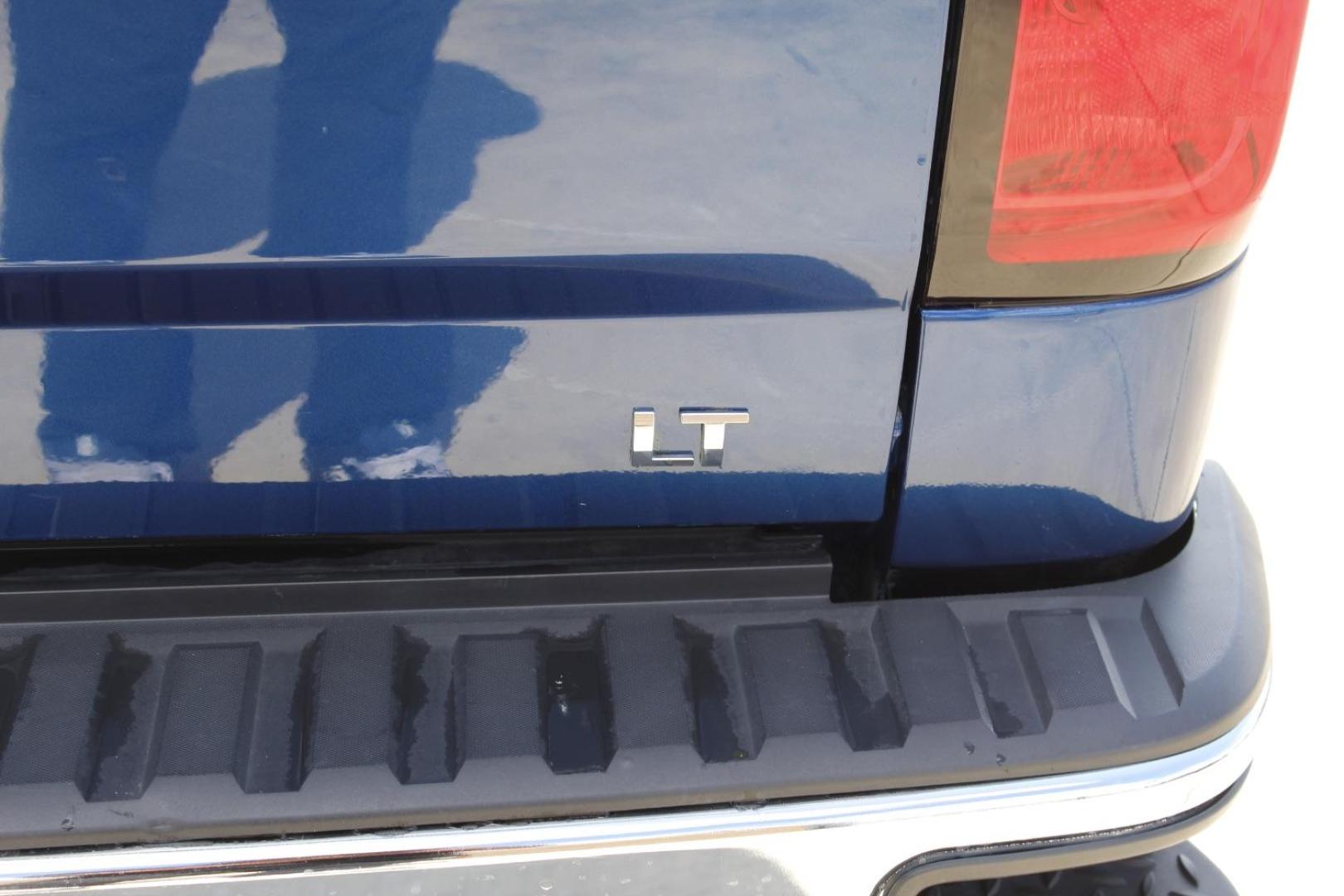 2015 Blue Chevrolet Silverado 1500 1LT (1GCRCREH4FZ) , located at 2401 E Main St., Grand Prairie, TX, 75050, (972) 262-4440, 32.748981, -96.969643 - Photo#8