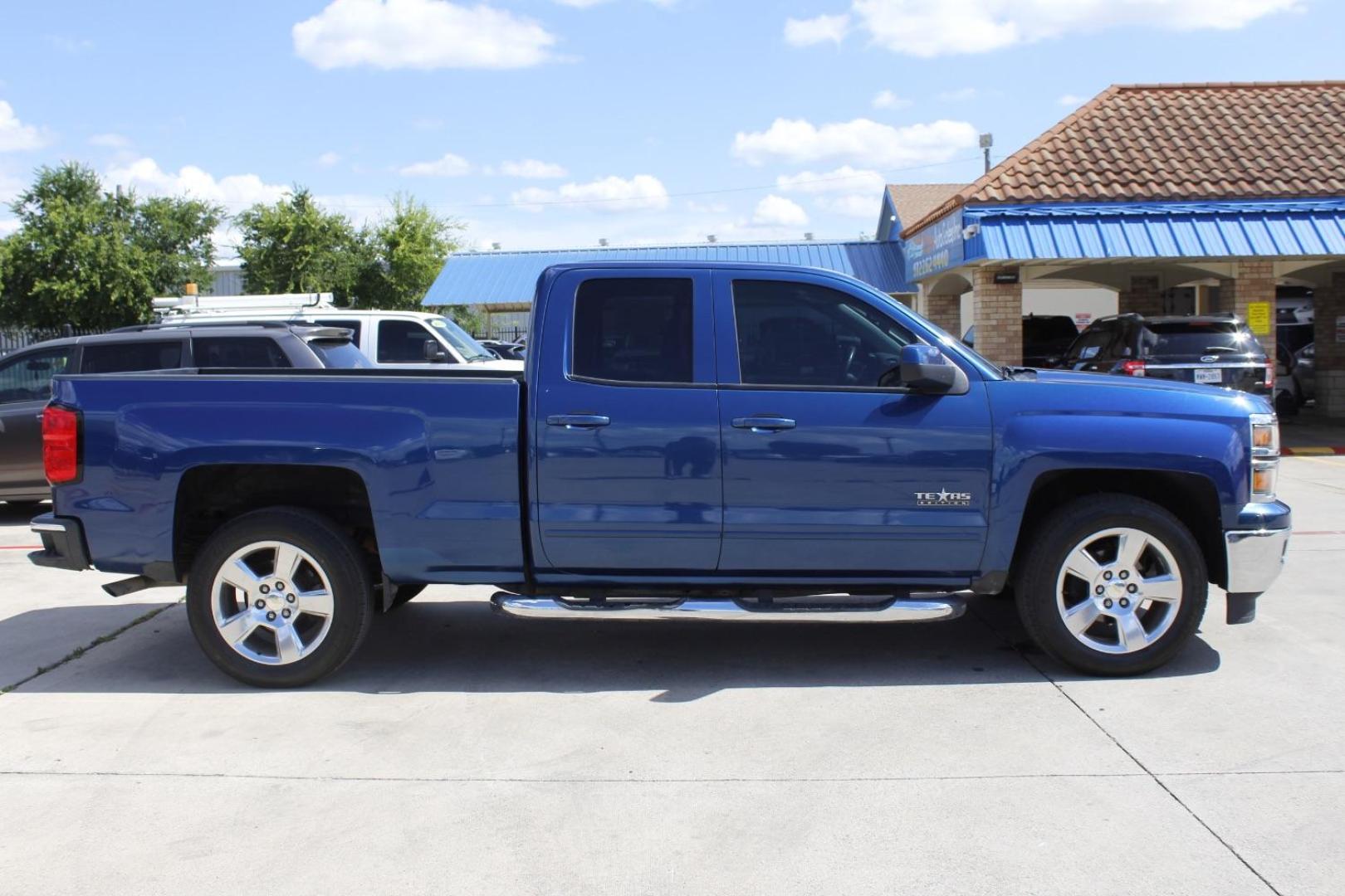 2015 Blue Chevrolet Silverado 1500 1LT (1GCRCREH4FZ) , located at 2401 E Main St., Grand Prairie, TX, 75050, (972) 262-4440, 32.748981, -96.969643 - Photo#9