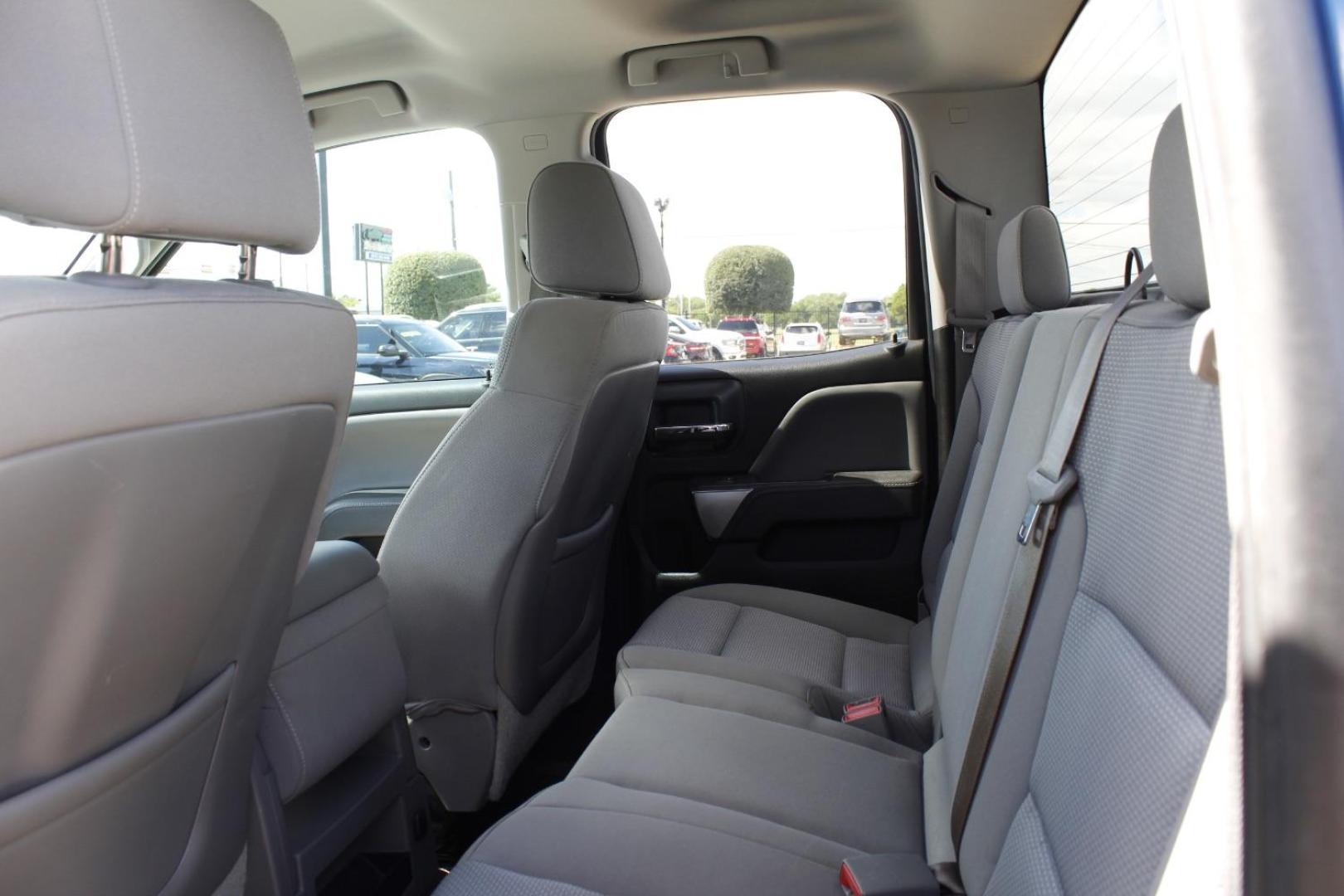 2015 Blue Chevrolet Silverado 1500 1LT (1GCRCREH4FZ) , located at 2401 E Main St., Grand Prairie, TX, 75050, (972) 262-4440, 32.748981, -96.969643 - Photo#13