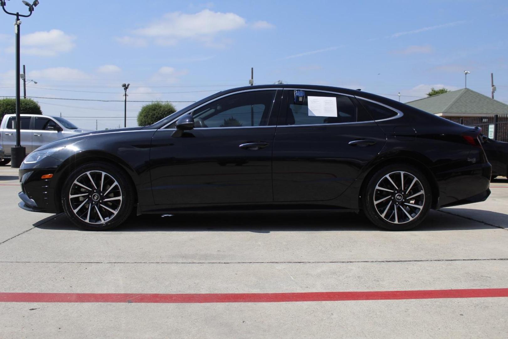 2020 Black Hyundai Sonata SEL Plus (5NPEJ4J24LH) with an Smartstream 1.6L I-4 port/direct injection engine, located at 2401 E Main St., Grand Prairie, TX, 75050, (972) 262-4440, 32.748981, -96.969643 - Photo#2