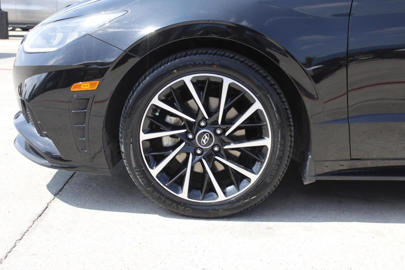 2020 Black Hyundai Sonata SEL Plus (5NPEJ4J24LH) with an Smartstream 1.6L I-4 port/direct injection engine, located at 2401 E Main St., Grand Prairie, TX, 75050, (972) 262-4440, 32.748981, -96.969643 - Photo#3