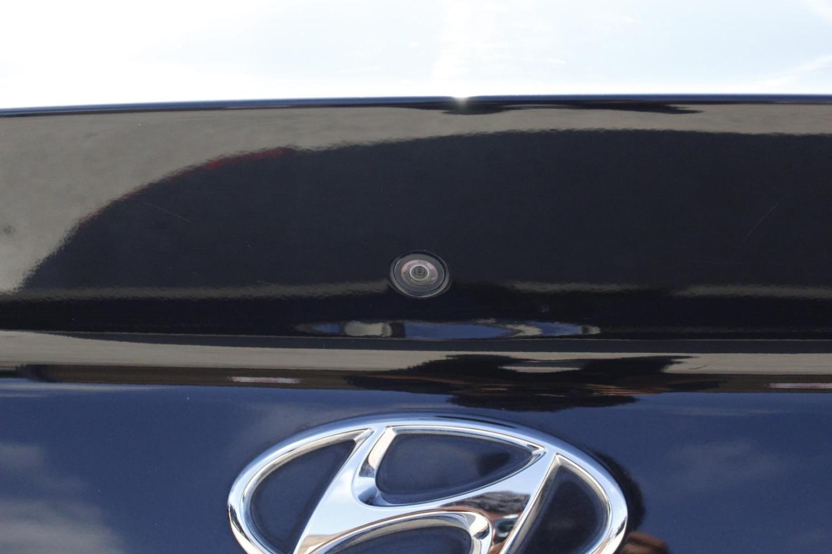 2020 Black Hyundai Sonata SEL Plus (5NPEJ4J24LH) with an Smartstream 1.6L I-4 port/direct injection engine, located at 2401 E Main St., Grand Prairie, TX, 75050, (972) 262-4440, 32.748981, -96.969643 - Photo#6