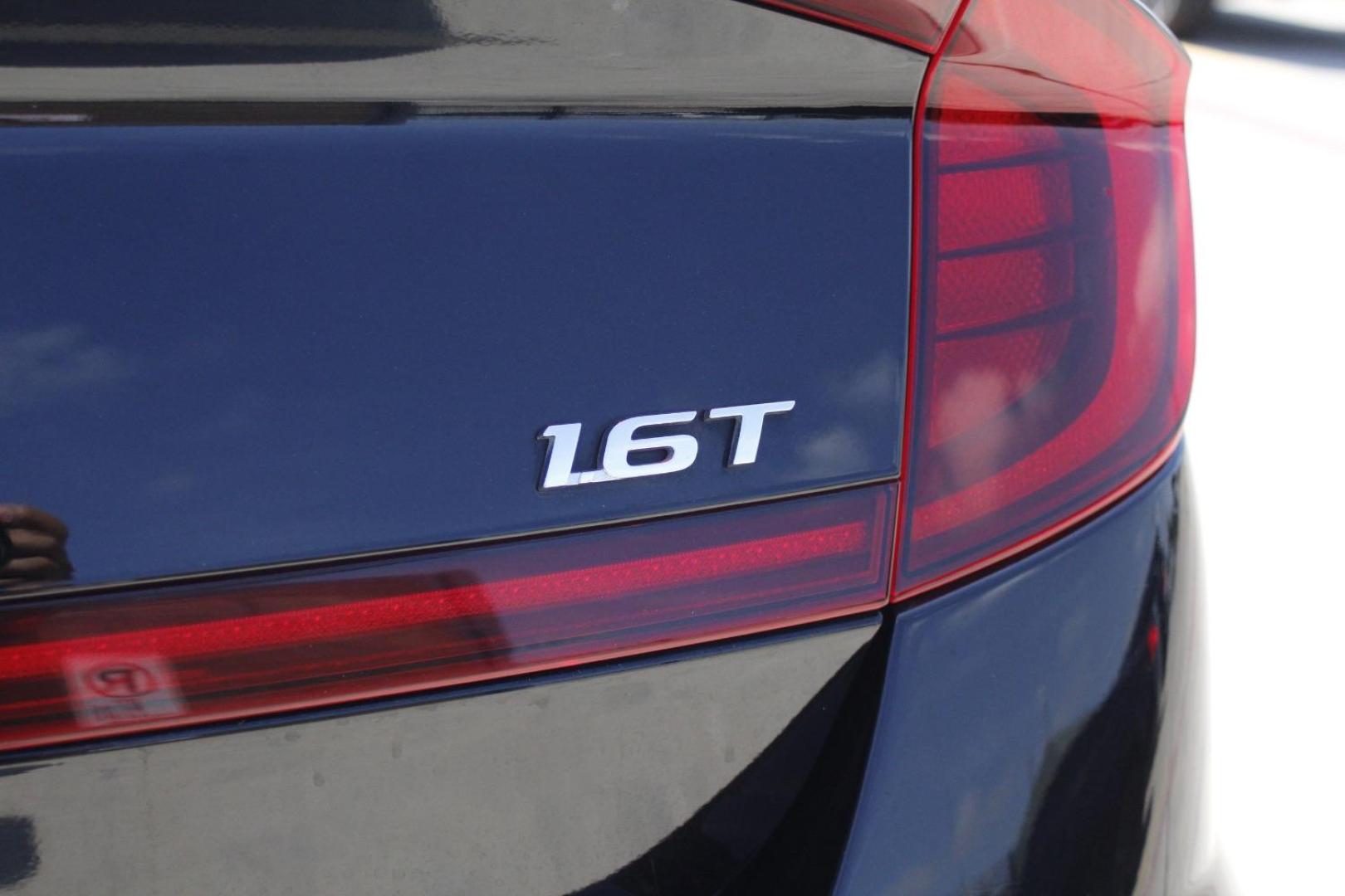 2020 Black Hyundai Sonata SEL Plus (5NPEJ4J24LH) with an Smartstream 1.6L I-4 port/direct injection engine, located at 2401 E Main St., Grand Prairie, TX, 75050, (972) 262-4440, 32.748981, -96.969643 - Photo#7