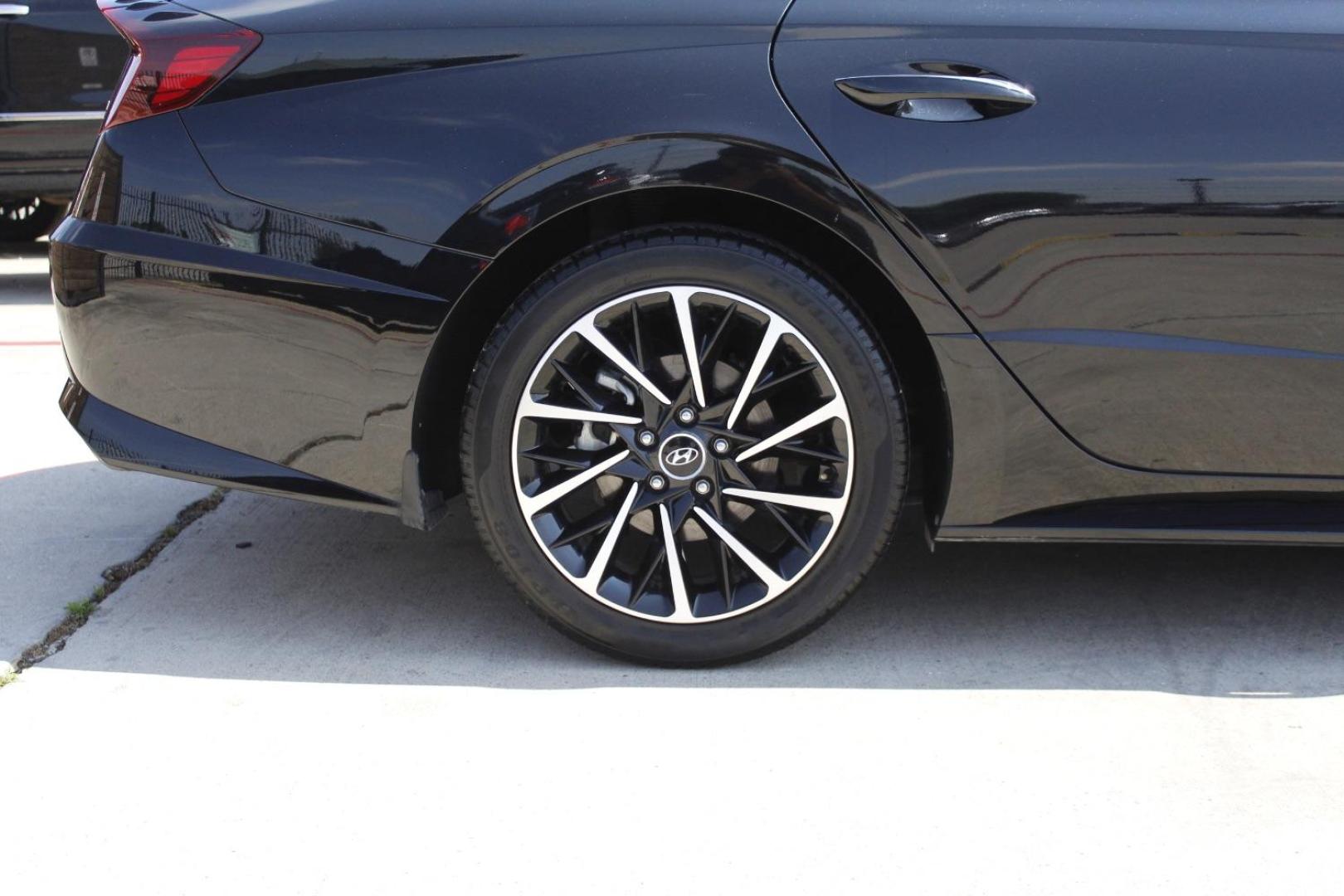 2020 Black Hyundai Sonata SEL Plus (5NPEJ4J24LH) with an Smartstream 1.6L I-4 port/direct injection engine, located at 2401 E Main St., Grand Prairie, TX, 75050, (972) 262-4440, 32.748981, -96.969643 - Photo#10