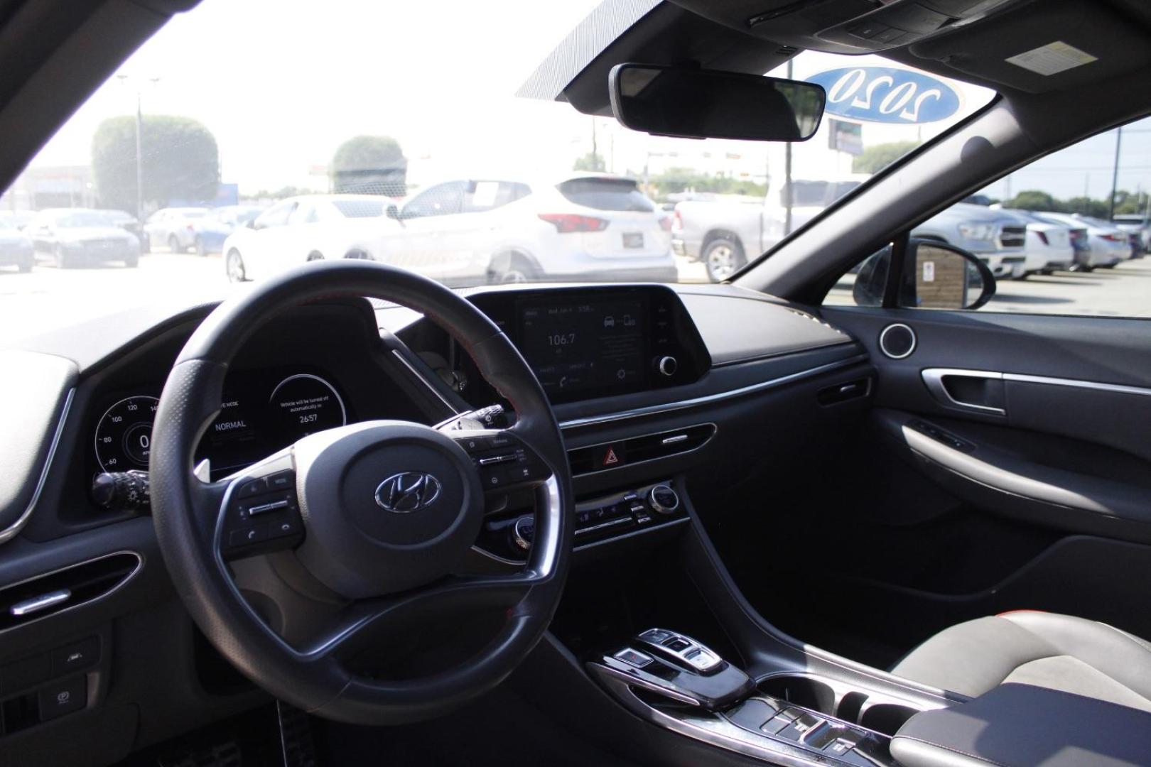 2020 Black Hyundai Sonata SEL Plus (5NPEJ4J24LH) with an Smartstream 1.6L I-4 port/direct injection engine, located at 2401 E Main St., Grand Prairie, TX, 75050, (972) 262-4440, 32.748981, -96.969643 - Photo#11