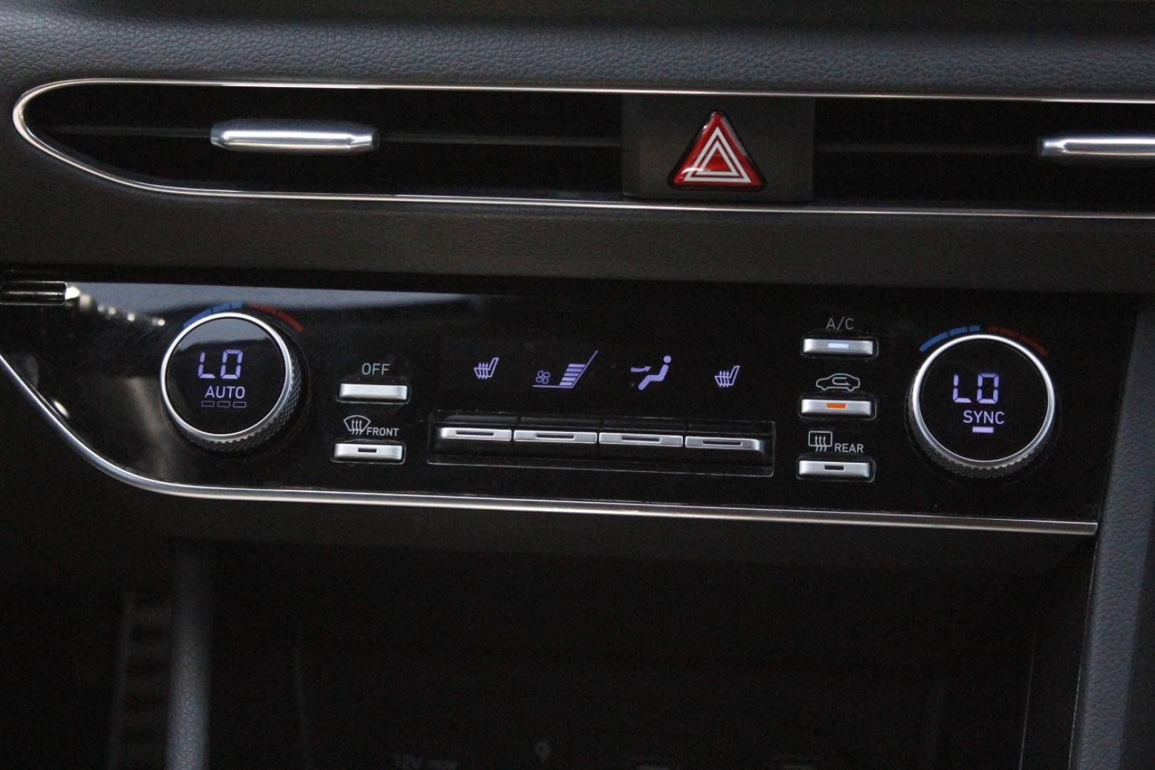 2020 Black Hyundai Sonata SEL Plus (5NPEJ4J24LH) with an Smartstream 1.6L I-4 port/direct injection engine, located at 2401 E Main St., Grand Prairie, TX, 75050, (972) 262-4440, 32.748981, -96.969643 - Photo#17