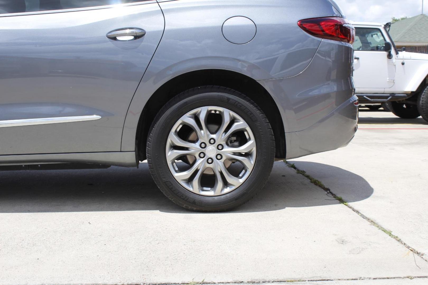 2020 Gray Buick Enclave FWD Avenir (5GAERDKW9LJ) with an 3.6L V-6 gasoline direct injection engine, located at 2401 E Main St., Grand Prairie, TX, 75050, (972) 262-4440, 32.748981, -96.969643 - Photo#4