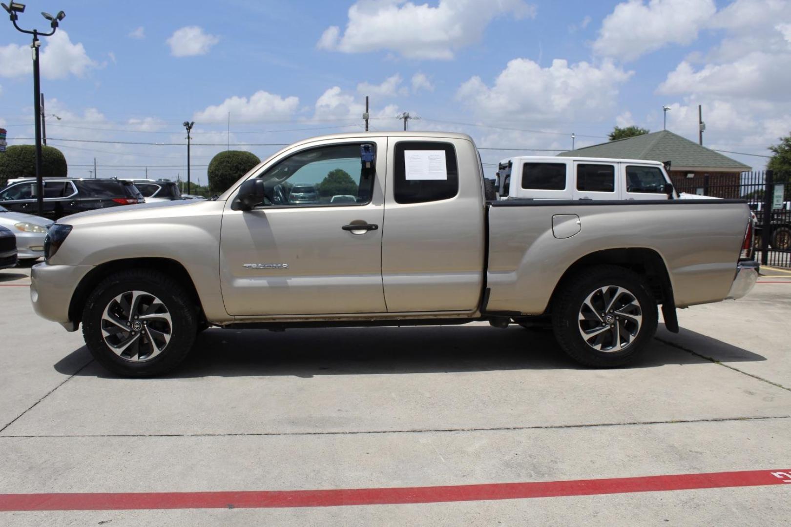 2008 Gold Toyota Tacoma (5TETX22NX8Z) with an 2.7 engine, located at 2401 E Main St., Grand Prairie, TX, 75050, (972) 262-4440, 32.748981, -96.969643 - Photo#2