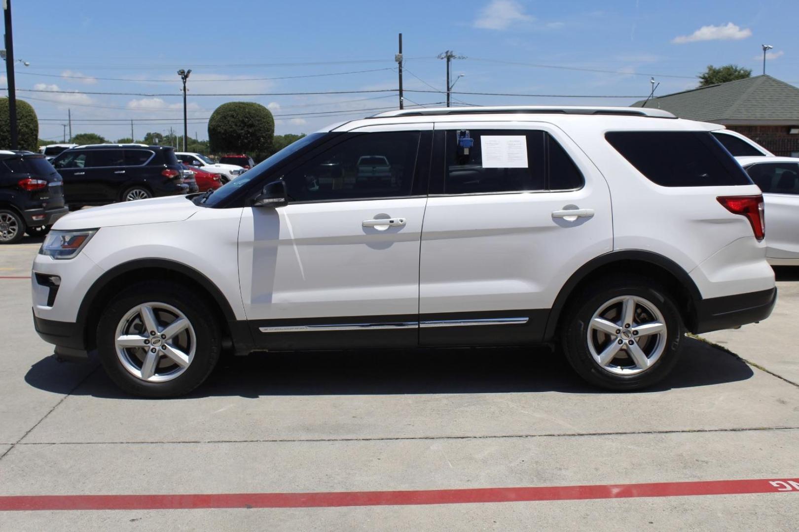 2018 White Ford Explorer XLT (1FM5K7D87JG) with an EcoBoost 2.3L I-4 gasoline direct injection engine, located at 2401 E Main St., Grand Prairie, TX, 75050, (972) 262-4440, 32.748981, -96.969643 - Photo#2