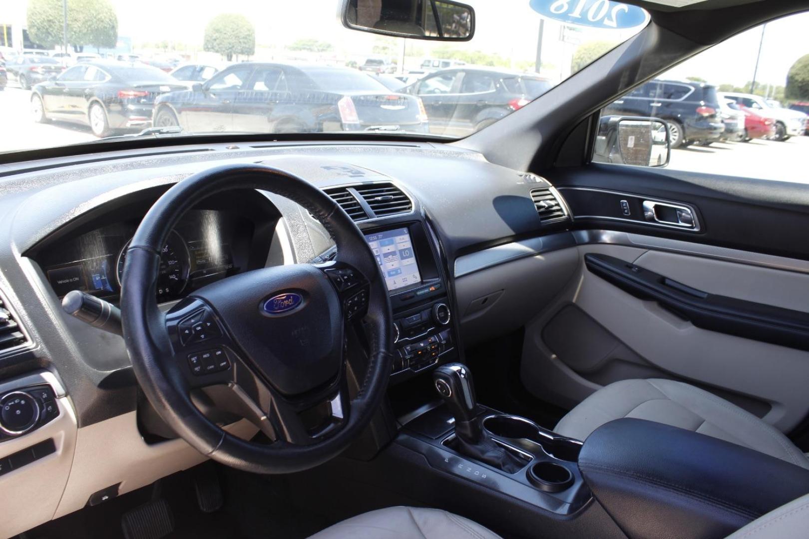 2018 White Ford Explorer XLT (1FM5K7D87JG) with an EcoBoost 2.3L I-4 gasoline direct injection engine, located at 2401 E Main St., Grand Prairie, TX, 75050, (972) 262-4440, 32.748981, -96.969643 - Photo#11