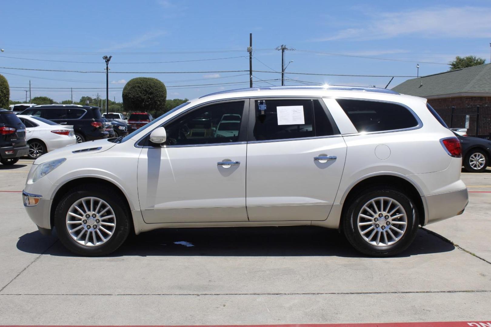 2012 White Buick Enclave Leather (5GAKRCED3CJ) with an 3.6L V-6 gasoline direct injection engine, located at 2401 E Main St., Grand Prairie, TX, 75050, (972) 262-4440, 32.748981, -96.969643 - Photo#2