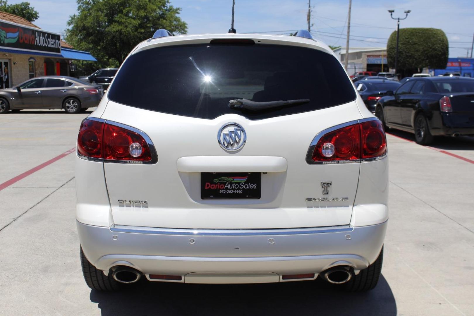 2012 White Buick Enclave Leather (5GAKRCED3CJ) with an 3.6L V-6 gasoline direct injection engine, located at 2401 E Main St., Grand Prairie, TX, 75050, (972) 262-4440, 32.748981, -96.969643 - Photo#6