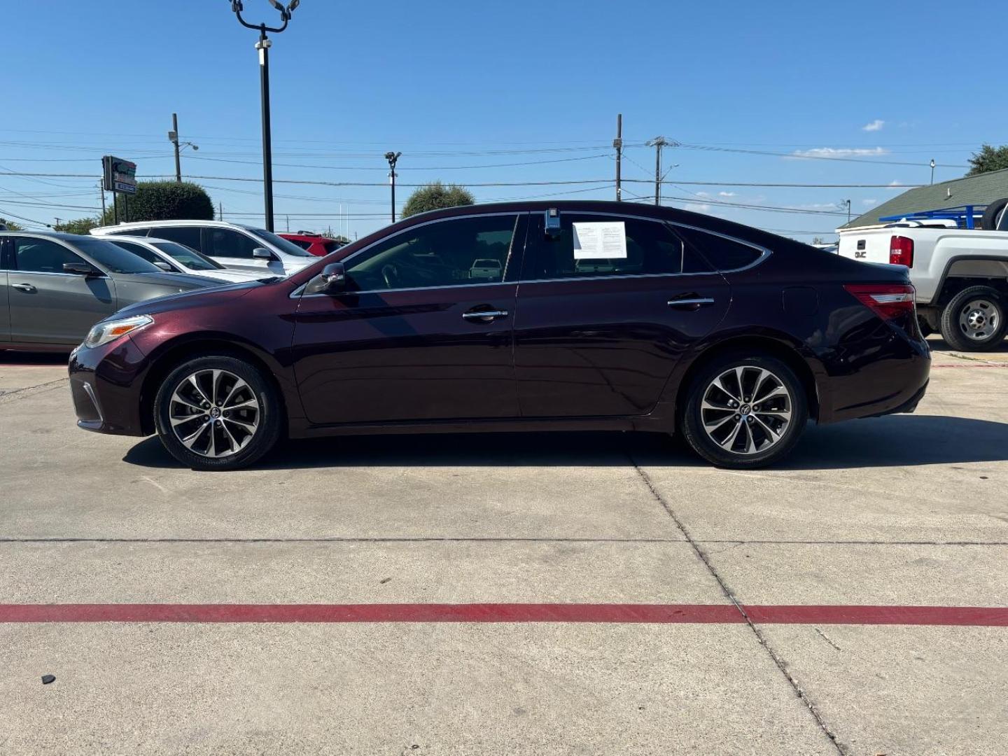 2018 Red Toyota Avalon XLE (4T1BK1EB3JU) with an 3.5L V-6 DOHC engine, located at 2401 E Main St., Grand Prairie, TX, 75050, (972) 262-4440, 32.748981, -96.969643 - Photo#5