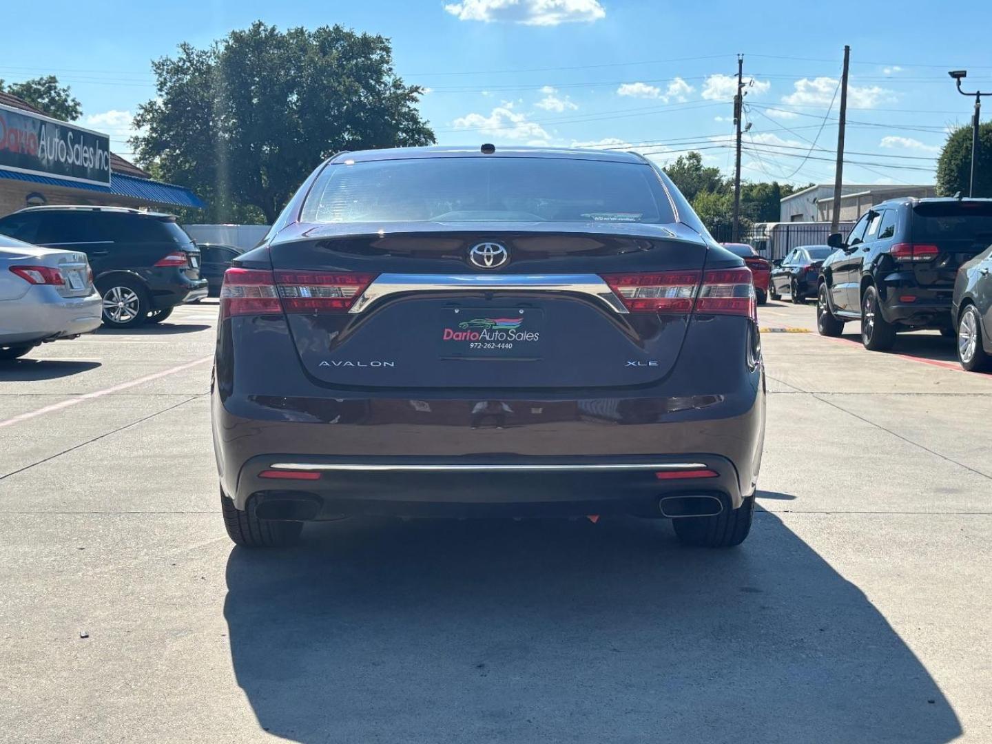 2018 Red Toyota Avalon XLE (4T1BK1EB3JU) with an 3.5L V-6 DOHC engine, located at 2401 E Main St., Grand Prairie, TX, 75050, (972) 262-4440, 32.748981, -96.969643 - Photo#7