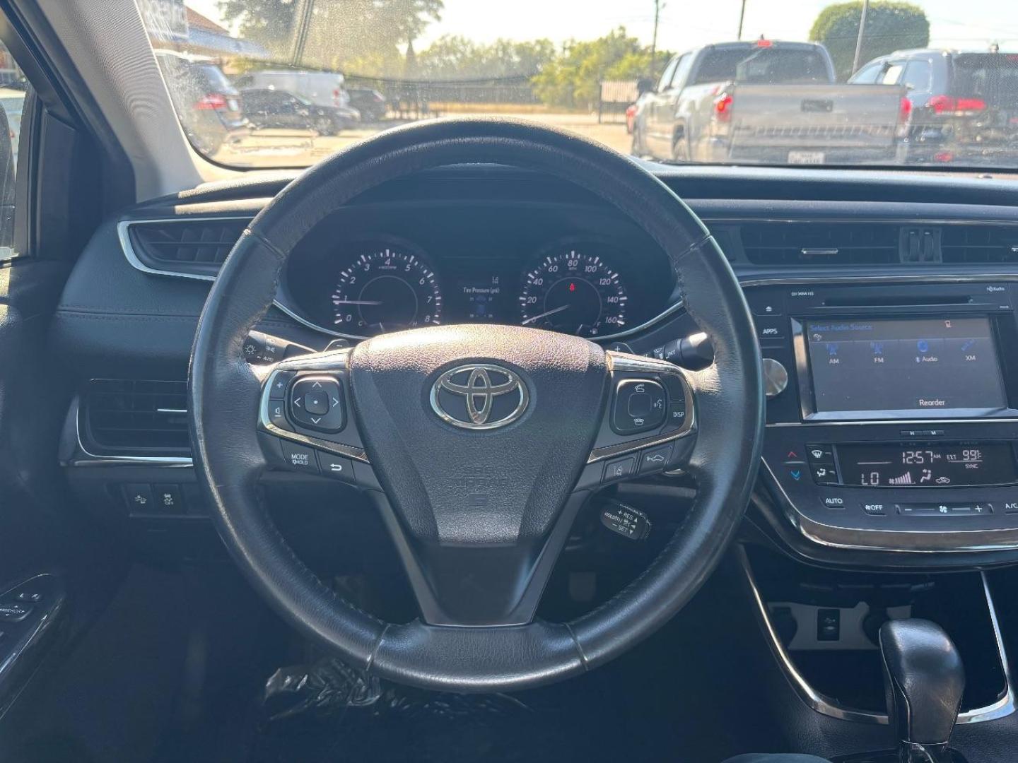 2018 Red Toyota Avalon (4T1BK1EB3JU) with an 3.5L V-6 DOHC engine, located at 2401 E Main St., Grand Prairie, TX, 75050, (972) 262-4440, 32.748981, -96.969643 - Photo#4