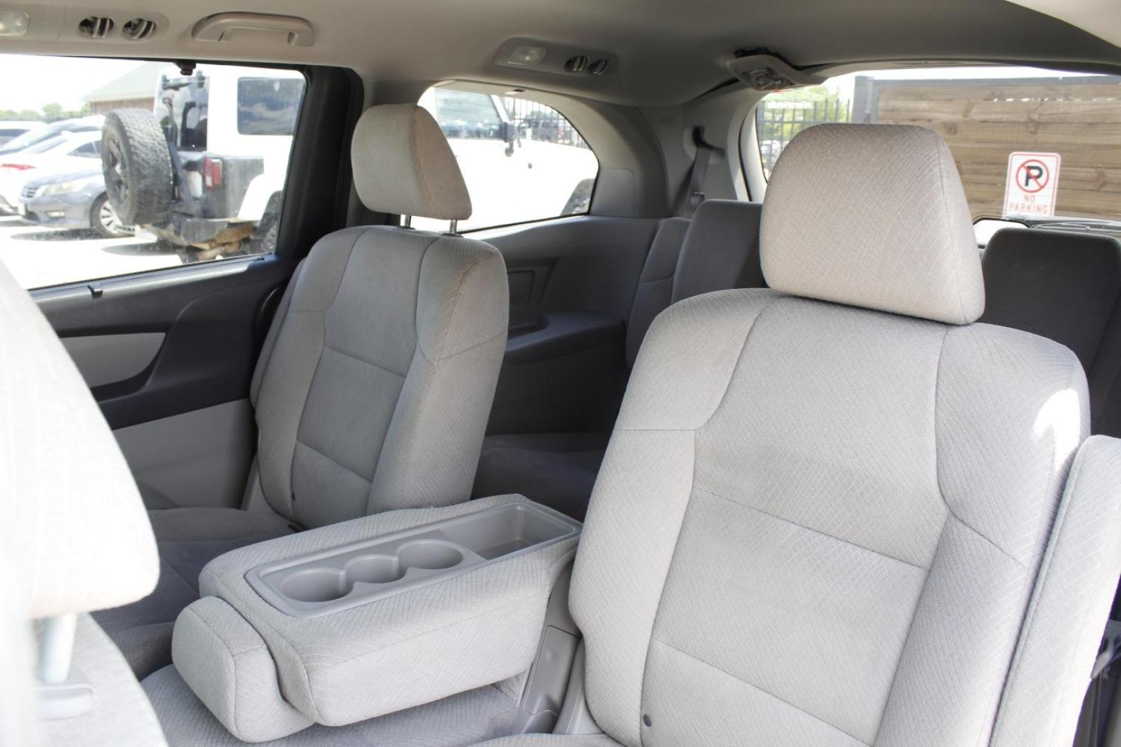 2016 Gray Honda Odyssey SE (5FNRL5H39GB) with an 3.5L V-6 i-VTEC variable valve control engine, located at 2401 E Main St., Grand Prairie, TX, 75050, (972) 262-4440, 32.748981, -96.969643 - Photo#13