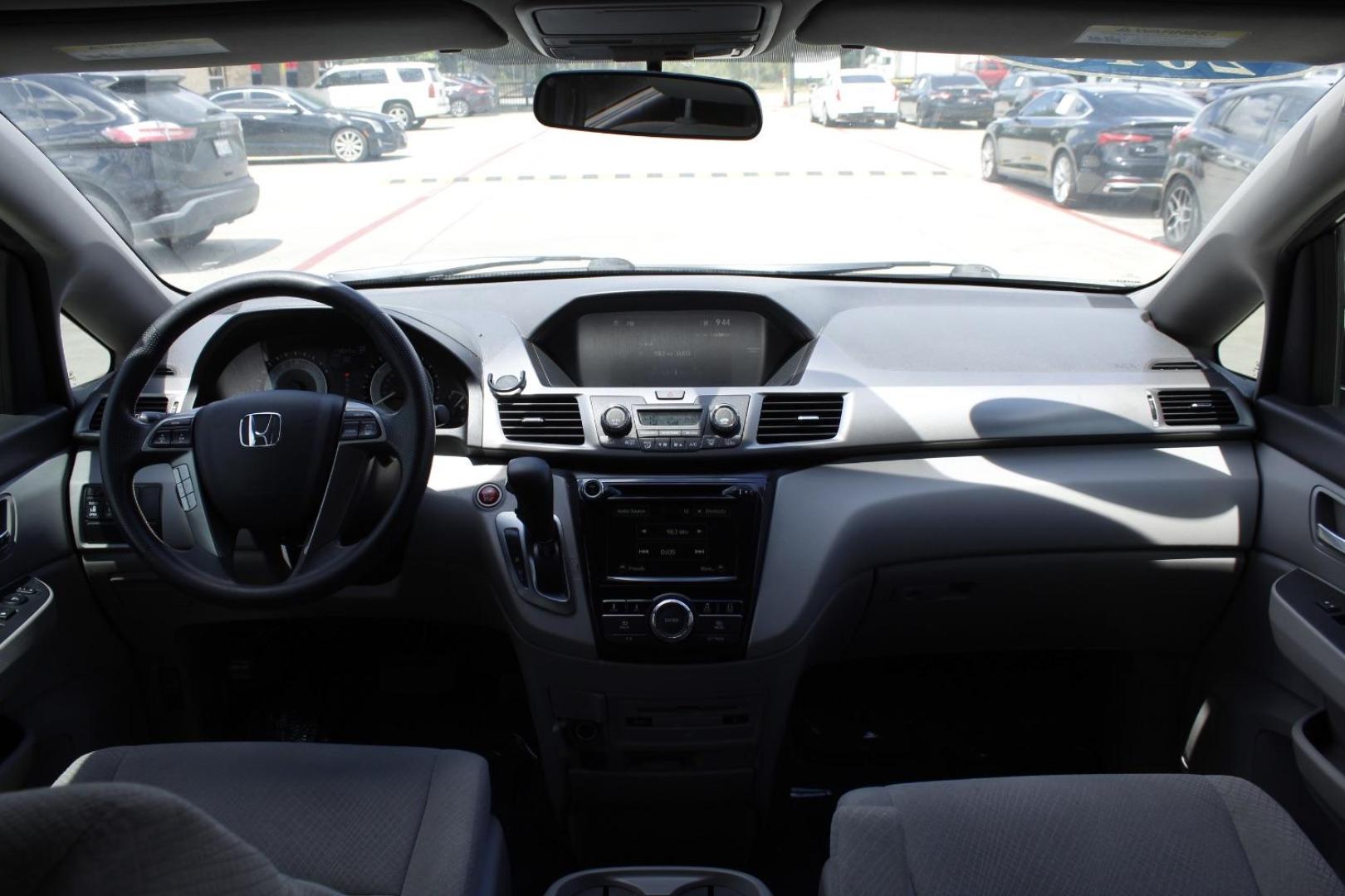 2016 Gray Honda Odyssey SE (5FNRL5H39GB) with an 3.5L V-6 i-VTEC variable valve control engine, located at 2401 E Main St., Grand Prairie, TX, 75050, (972) 262-4440, 32.748981, -96.969643 - Photo#15