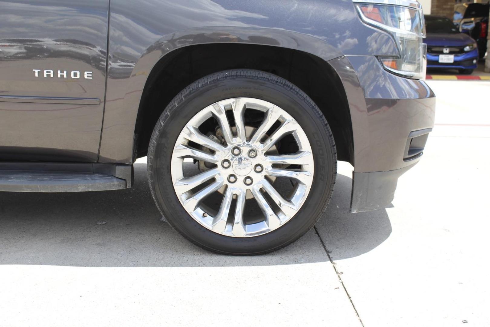 2016 Gray Chevrolet Tahoe LT (1GNSCBKCXGR) with an EcoTec3 5.3L V-8 gasoline direct injection engine, located at 2401 E Main St., Grand Prairie, TX, 75050, (972) 262-4440, 32.748981, -96.969643 - Photo#8